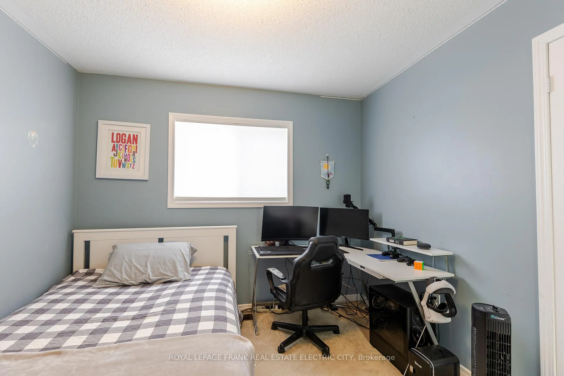 Photo 40 of 664 Tully Crescent, Peterborough, Monaghan Ward 2 — HOMEH