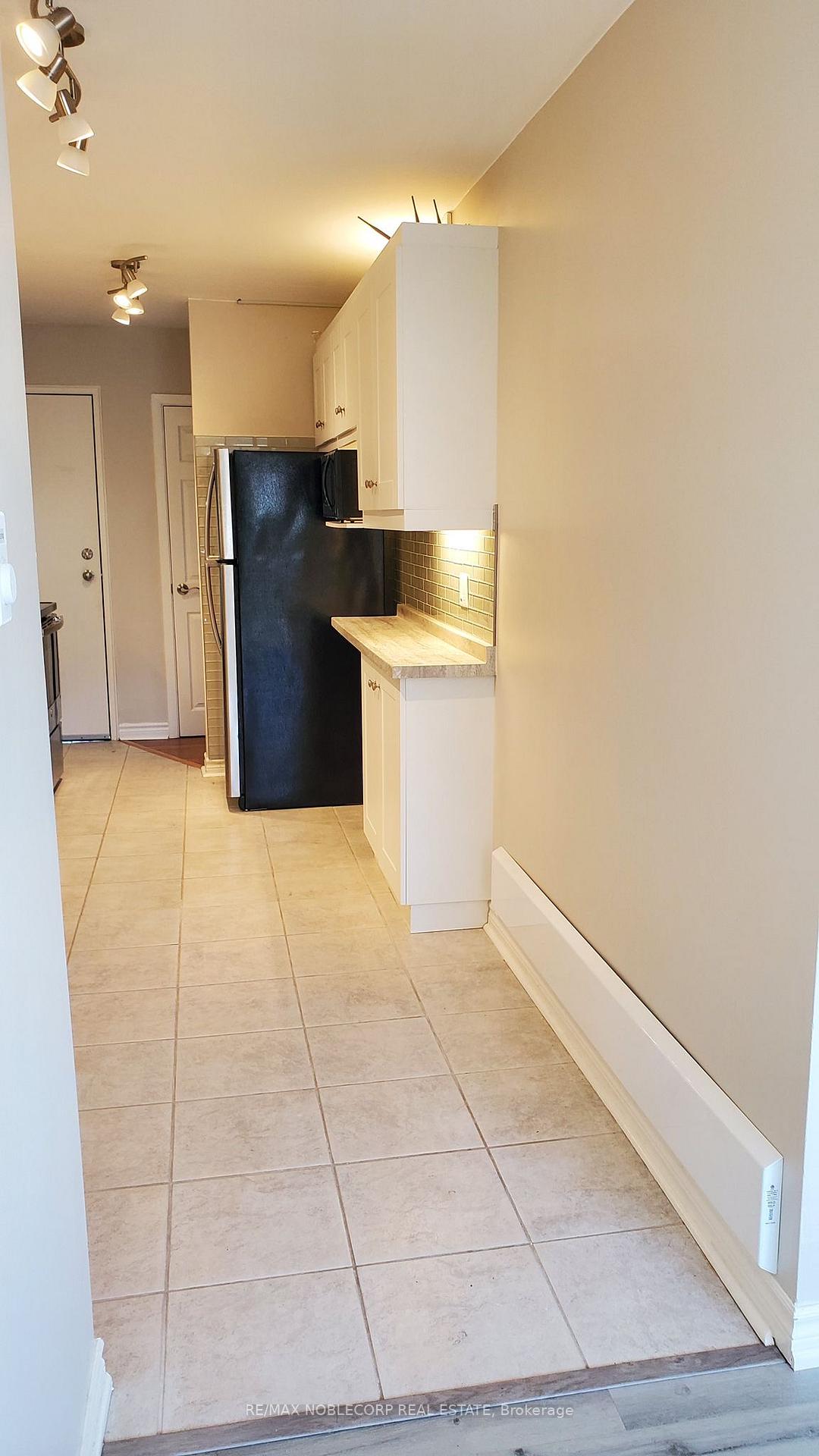 Front of Unit 6, 362 Elgin Court