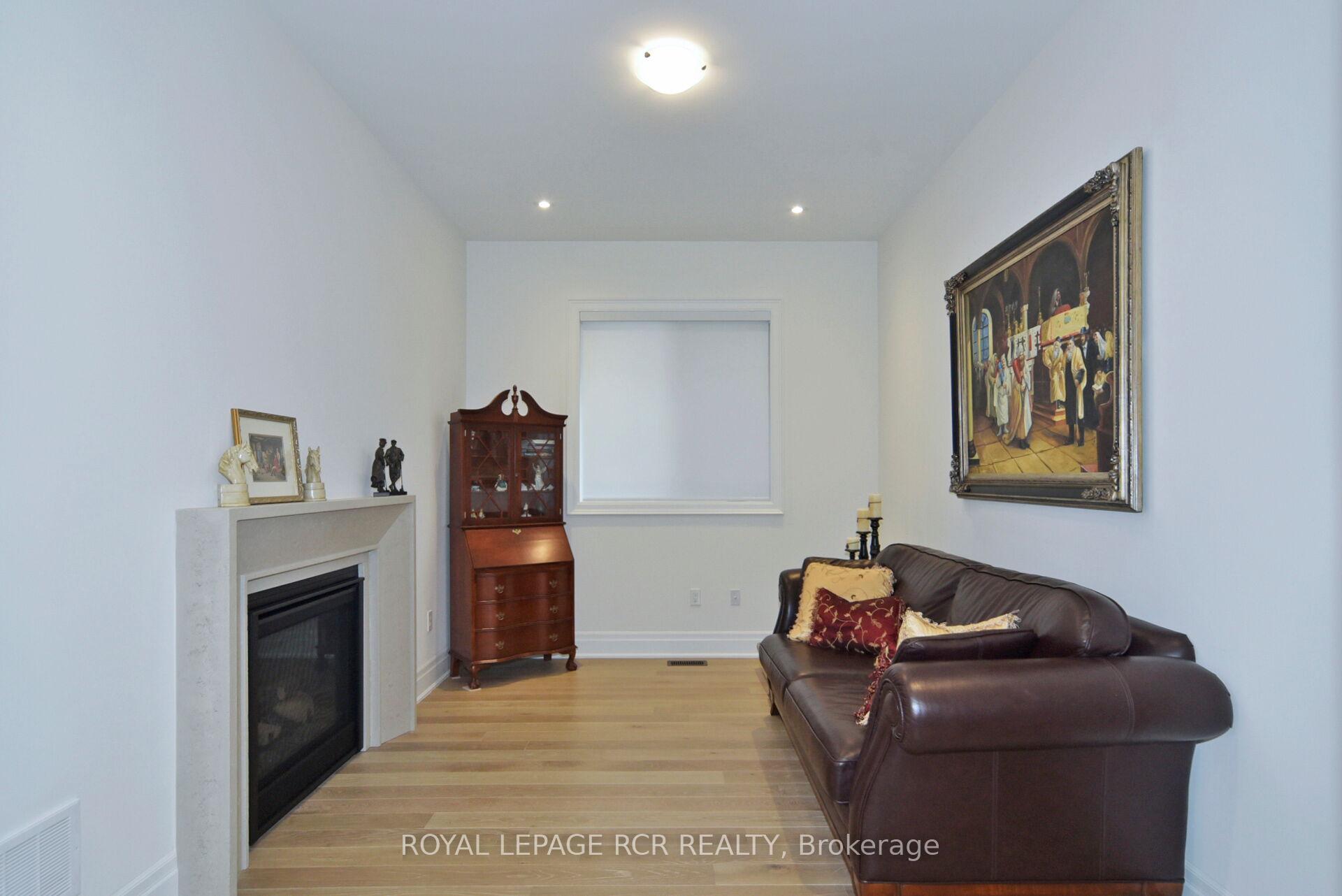 Photo 10 of 200 Silver Creek Drive, Vaughan, Vellore Village — HOMEH