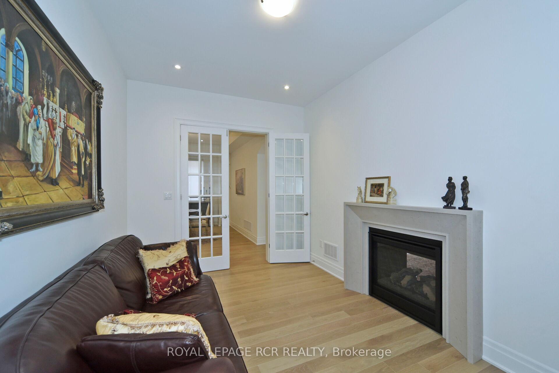Photo 11 of 200 Silver Creek Drive, Vaughan, Vellore Village — HOMEH