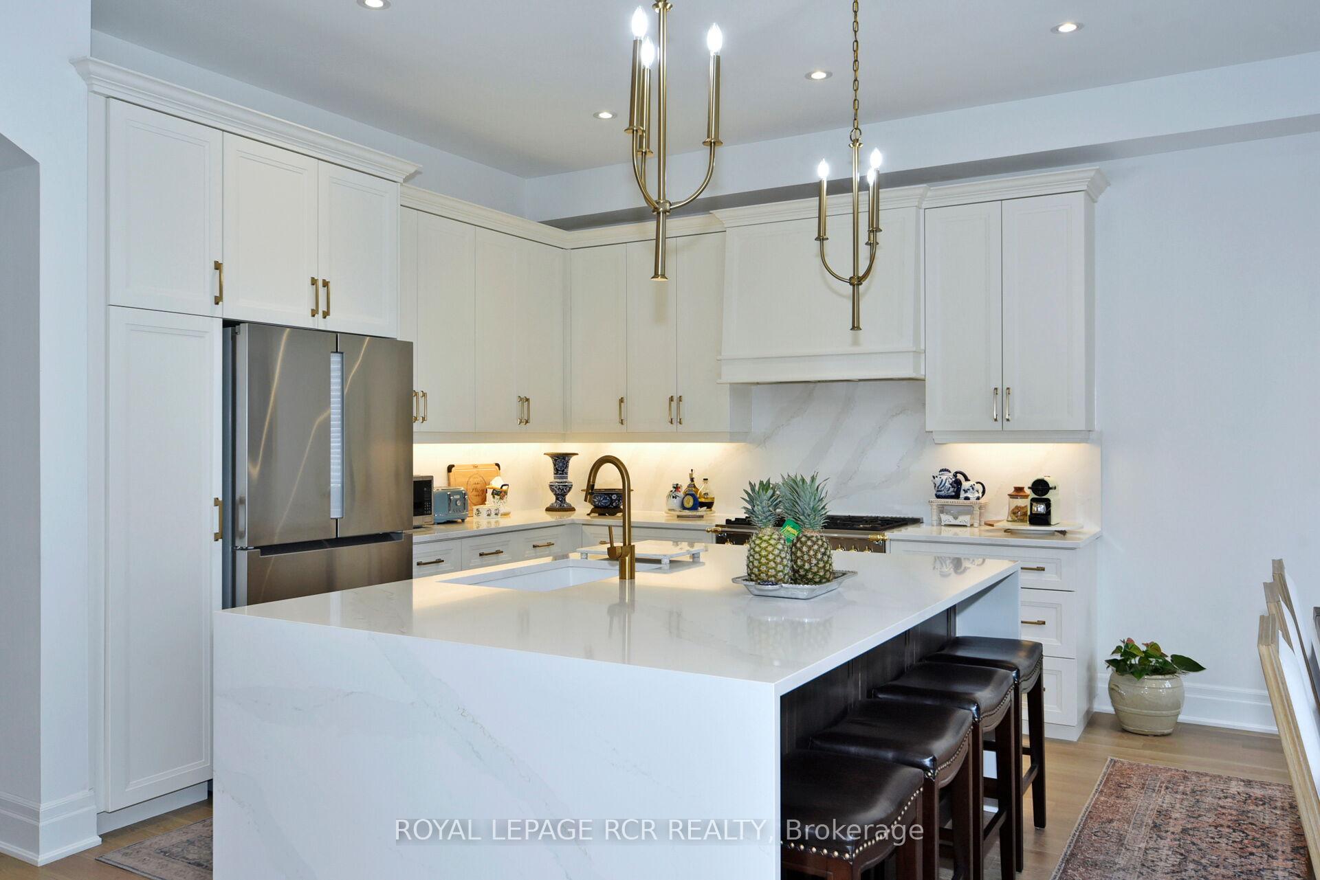 Photo 15 of 200 Silver Creek Drive, Vaughan, Vellore Village — HOMEH