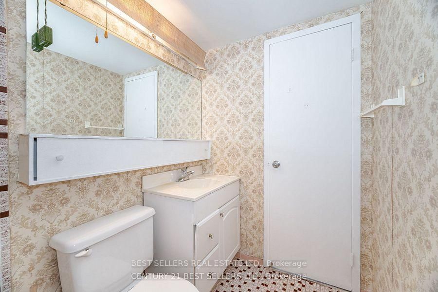 Photo 10 of Unit 306, 151 La Rose Ave, Etobicoke, Humber Heights — HOMEH