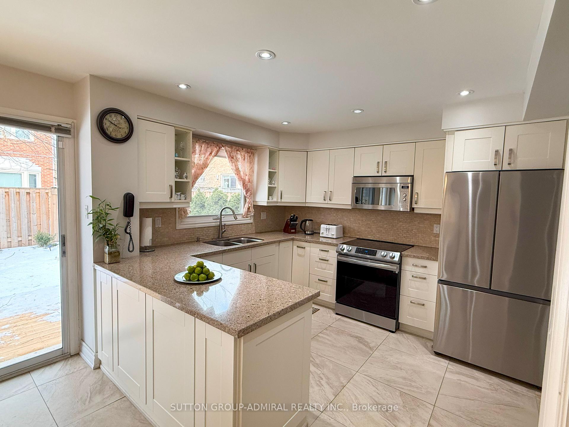 Photo 26 of 18 Tangreen Circle, Vaughan, Crestwood-Springfarm-Yorkhill — HOMEH