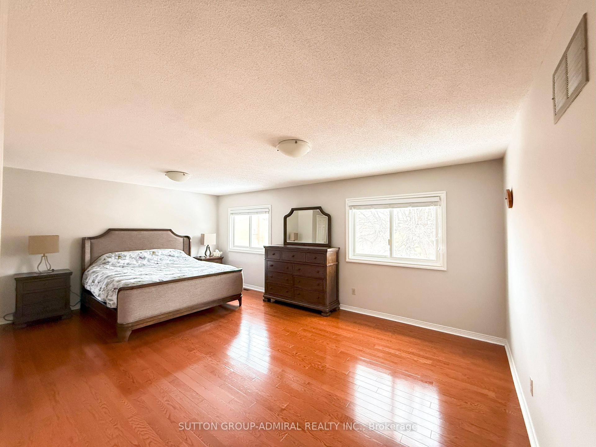 Photo 34 of 18 Tangreen Circle, Vaughan, Crestwood-Springfarm-Yorkhill — HOMEH