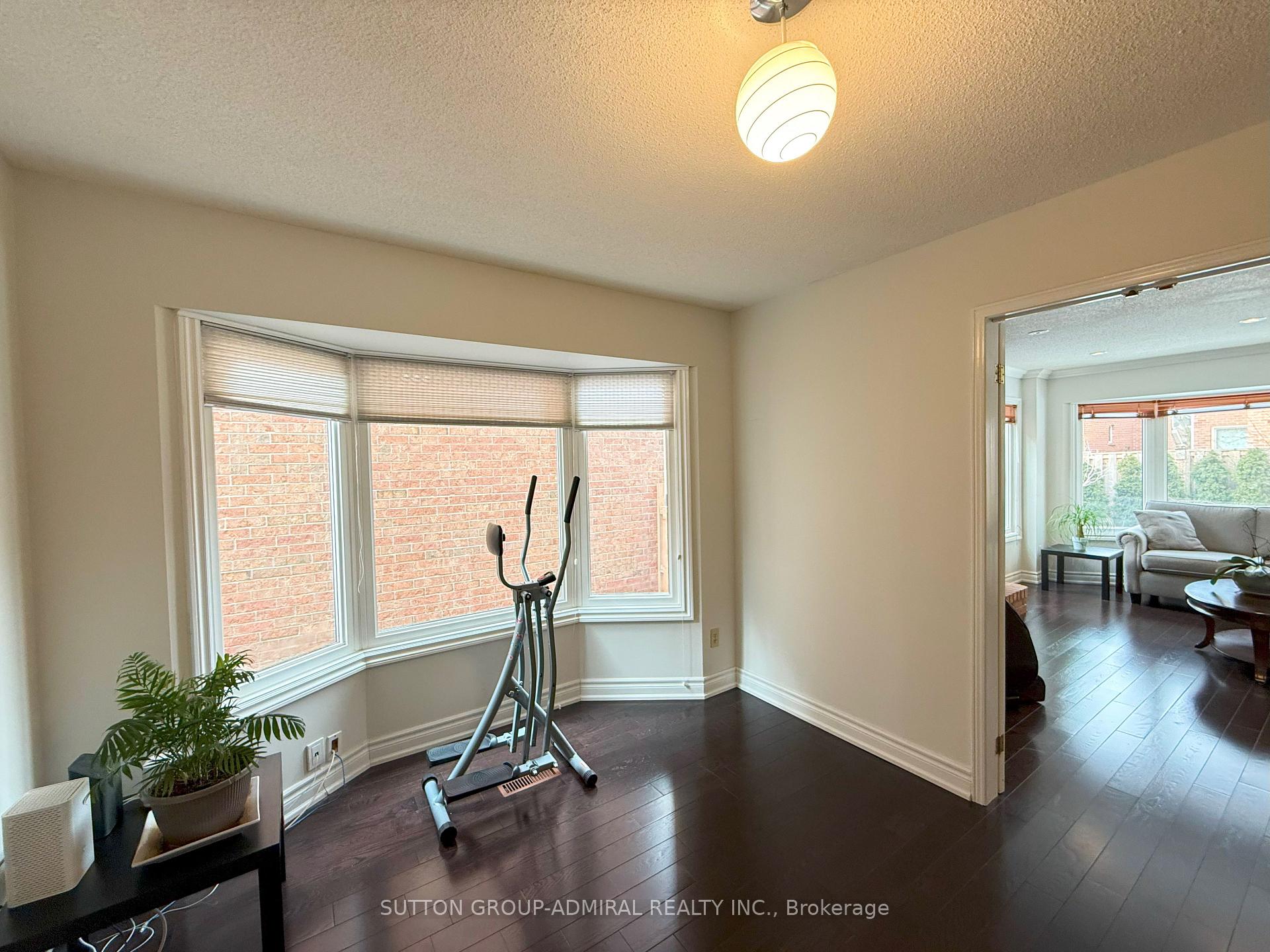 Photo 12 of 18 Tangreen Circle, Vaughan, Crestwood-Springfarm-Yorkhill — HOMEH