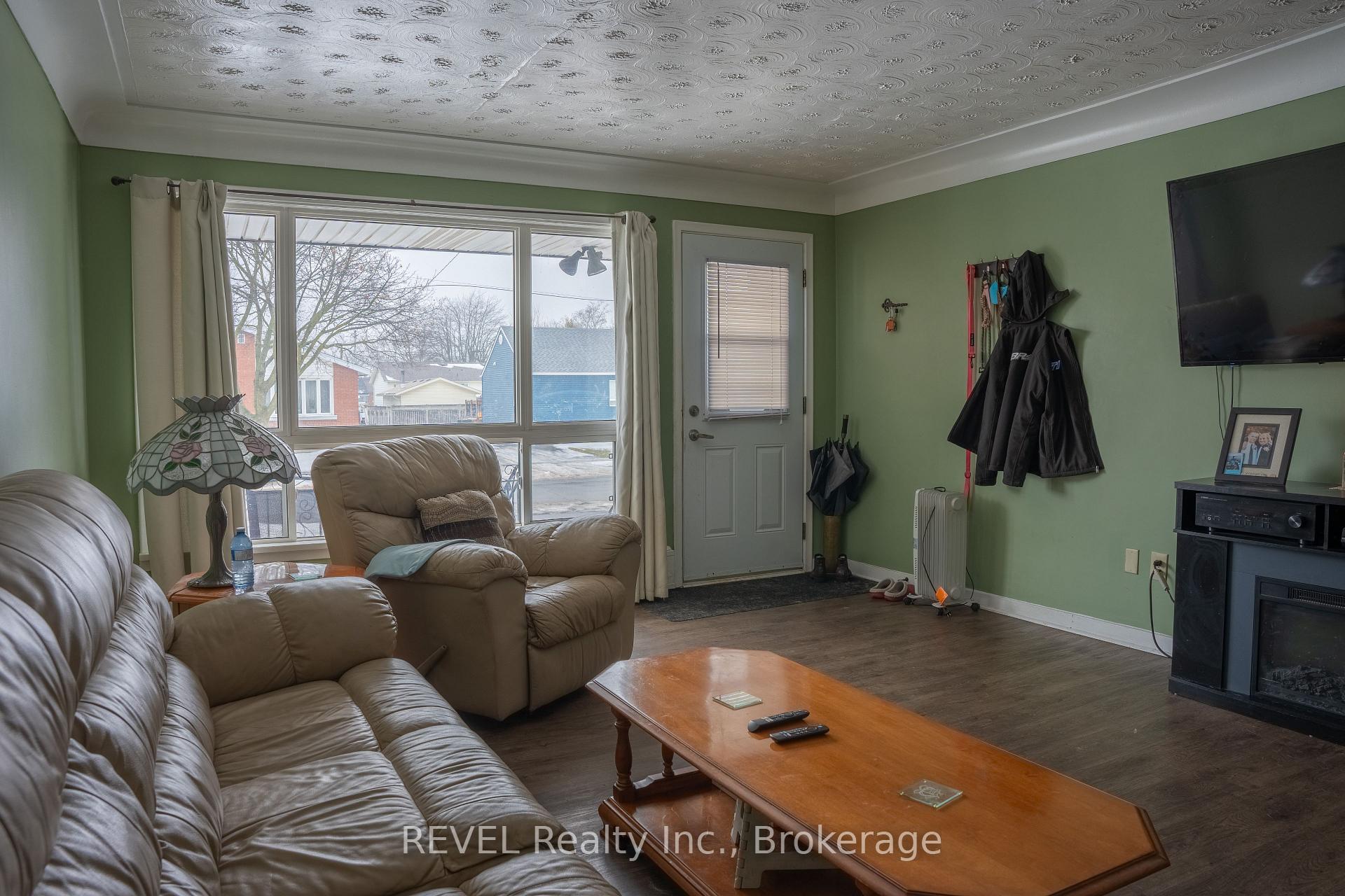 Photo 3 of 61 Commercial Street, Welland, Lincoln/Crowland — HOMEH
