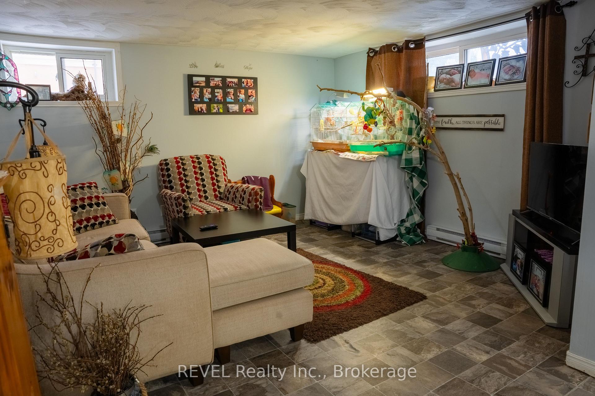 Photo 20 of 61 Commercial Street, Welland, Lincoln/Crowland — HOMEH