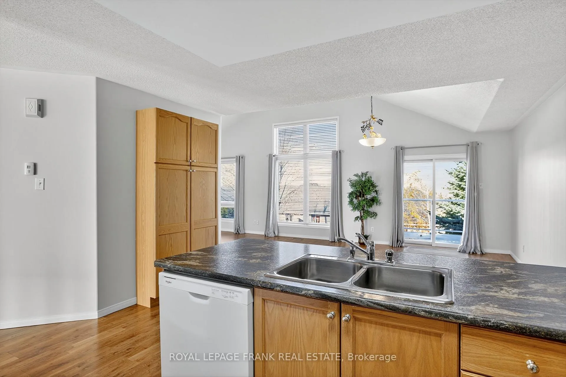 Photo 12 of 1840 Glenforest Boulevard, Peterborough, Monaghan Ward 2 — HOMEH
