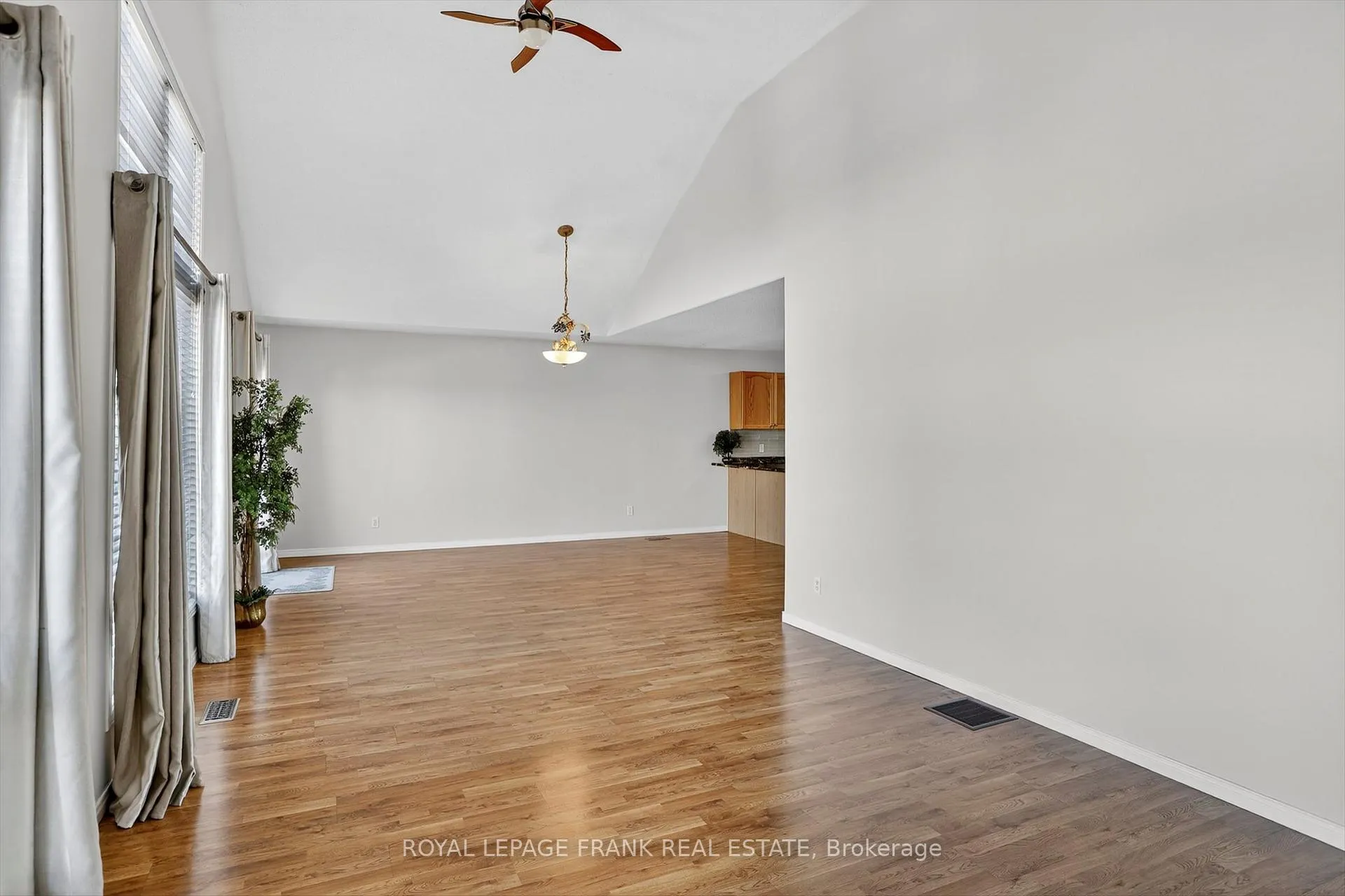Photo 24 of 1840 Glenforest Boulevard, Peterborough, Monaghan Ward 2 — HOMEH