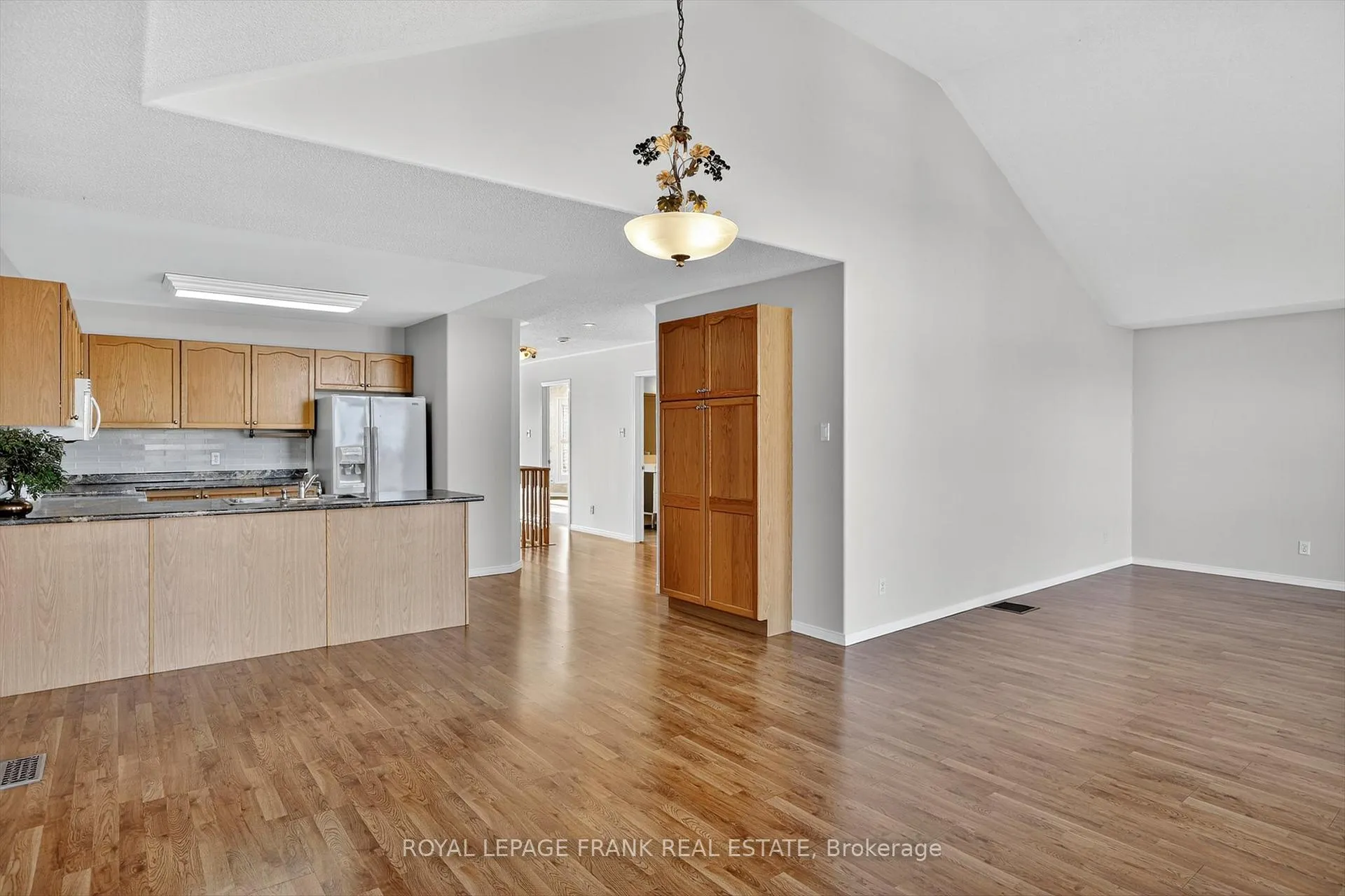 Photo 25 of 1840 Glenforest Boulevard, Peterborough, Monaghan Ward 2 — HOMEH