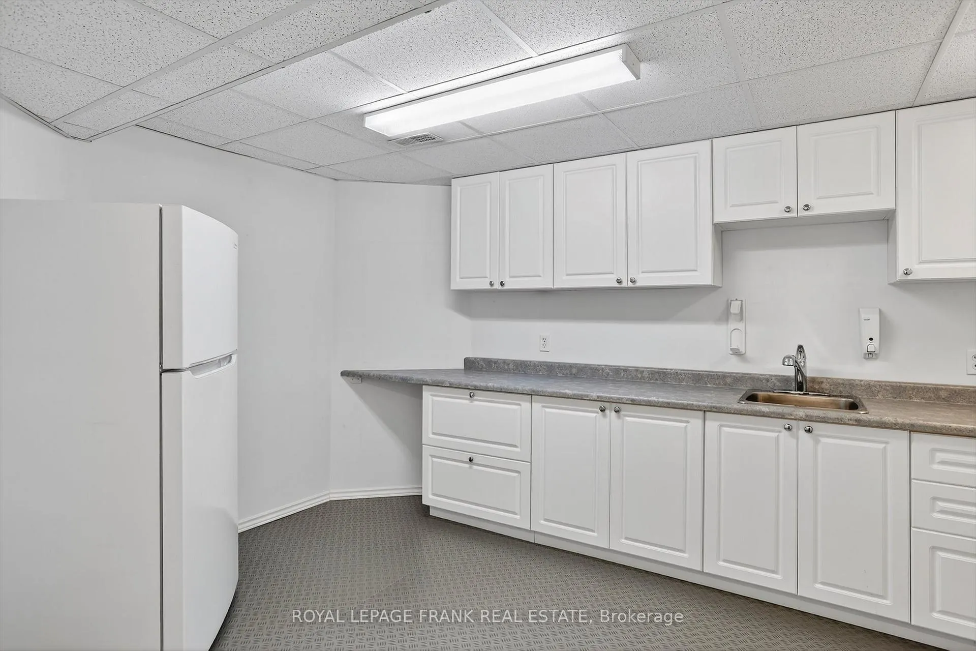 Photo 34 of 1840 Glenforest Boulevard, Peterborough, Monaghan Ward 2 — HOMEH