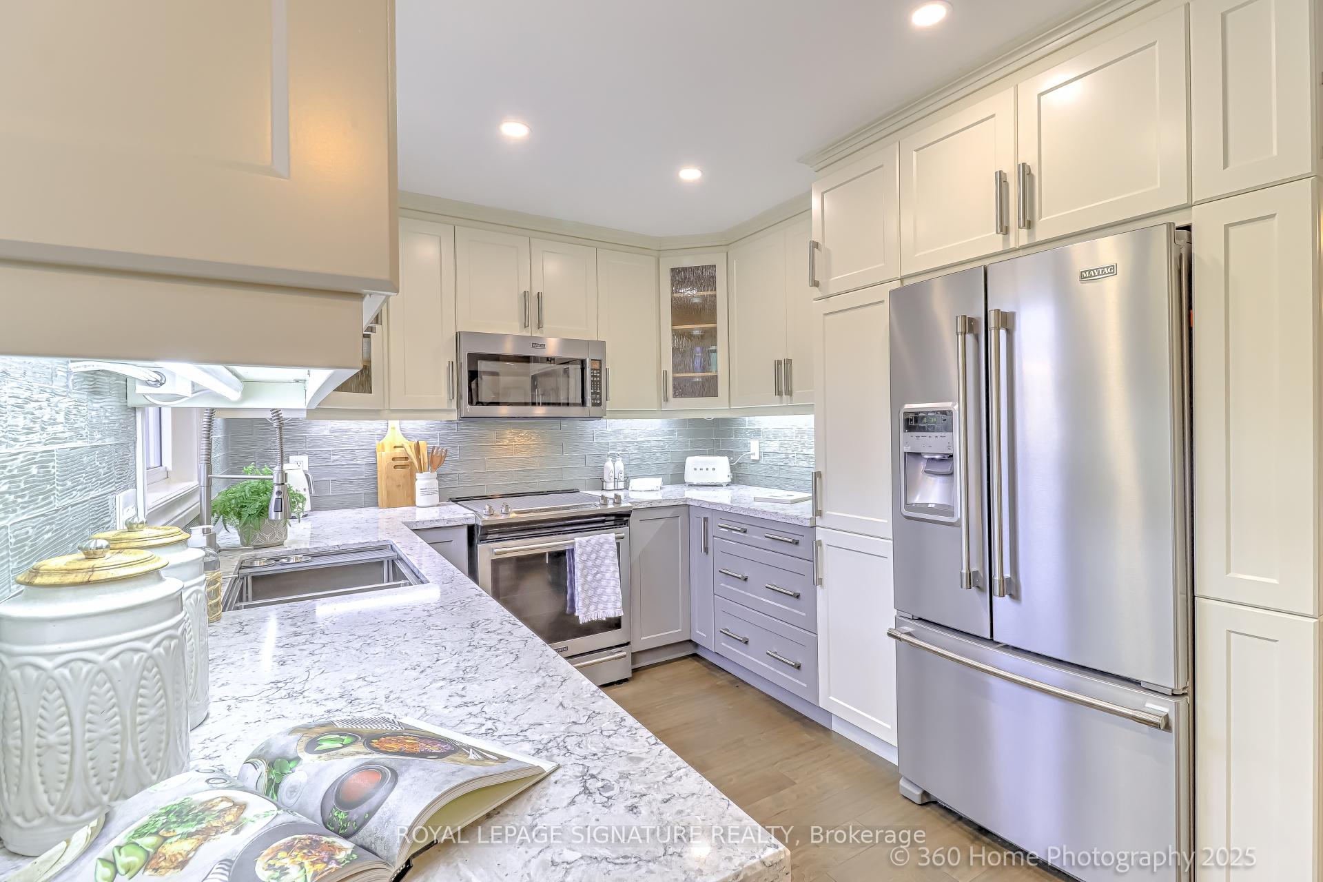 Photo 10 of 99 Deverell Street, Whitby, Rolling Acres — HOMEH