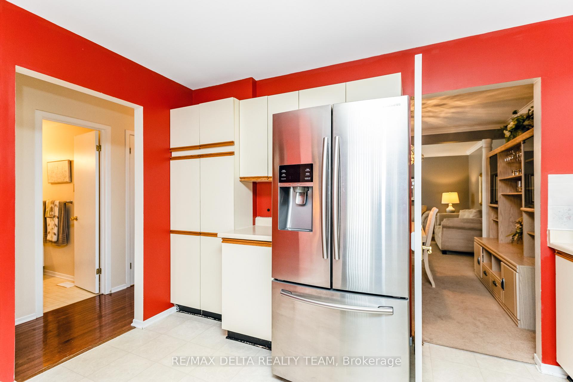 Photo 15 of 2024 Legrand Crescent, Ottawa, Queenswood Heights South — HOMEH