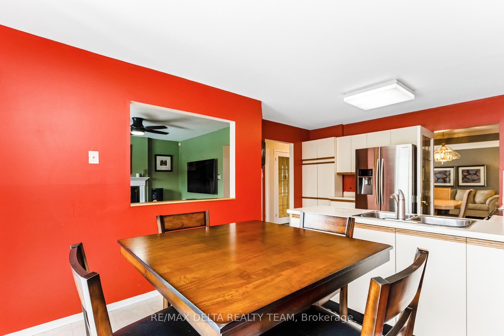 Photo 18 of 2024 Legrand Crescent, Ottawa, Queenswood Heights South — HOMEH