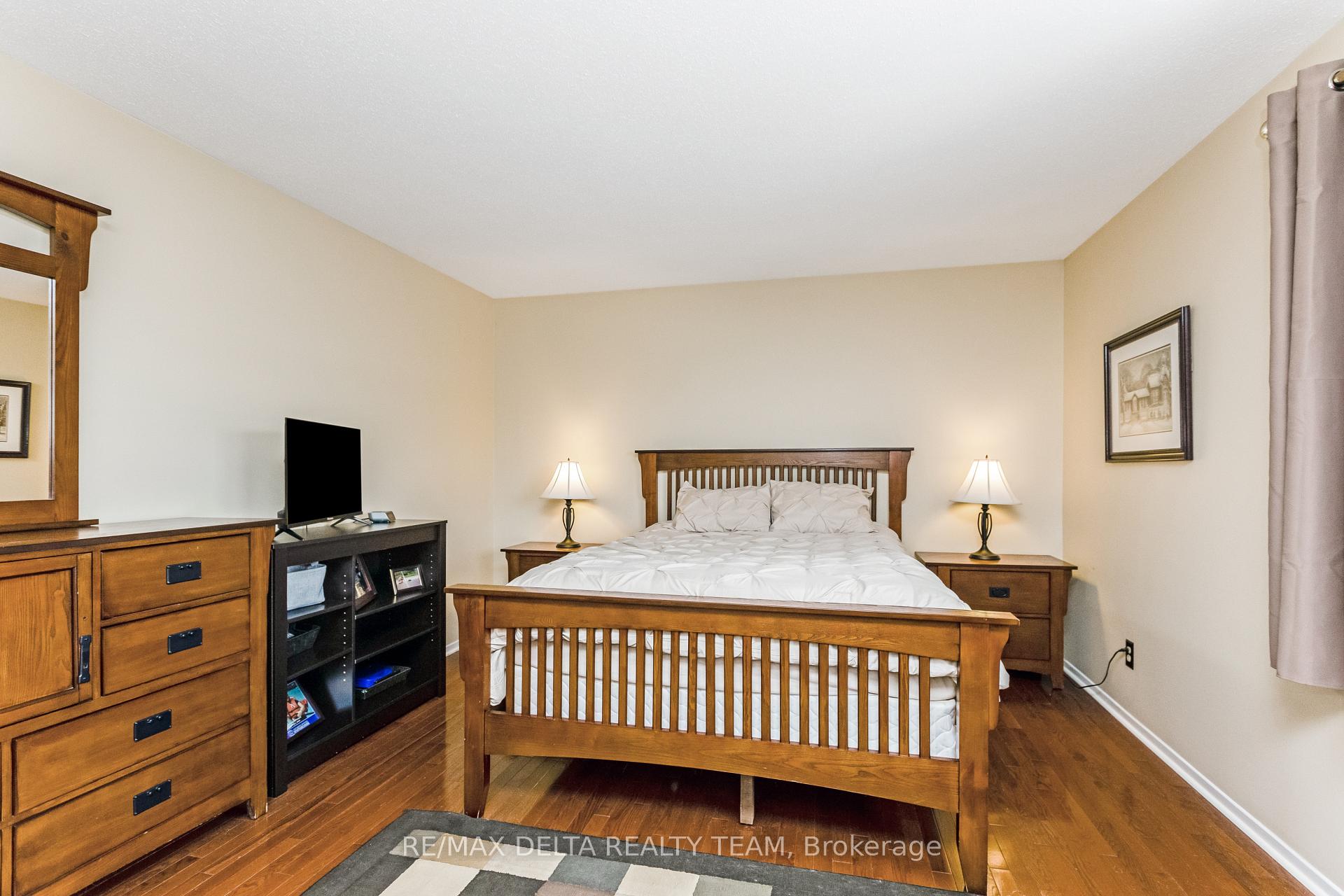 Photo 26 of 2024 Legrand Crescent, Ottawa, Queenswood Heights South — HOMEH