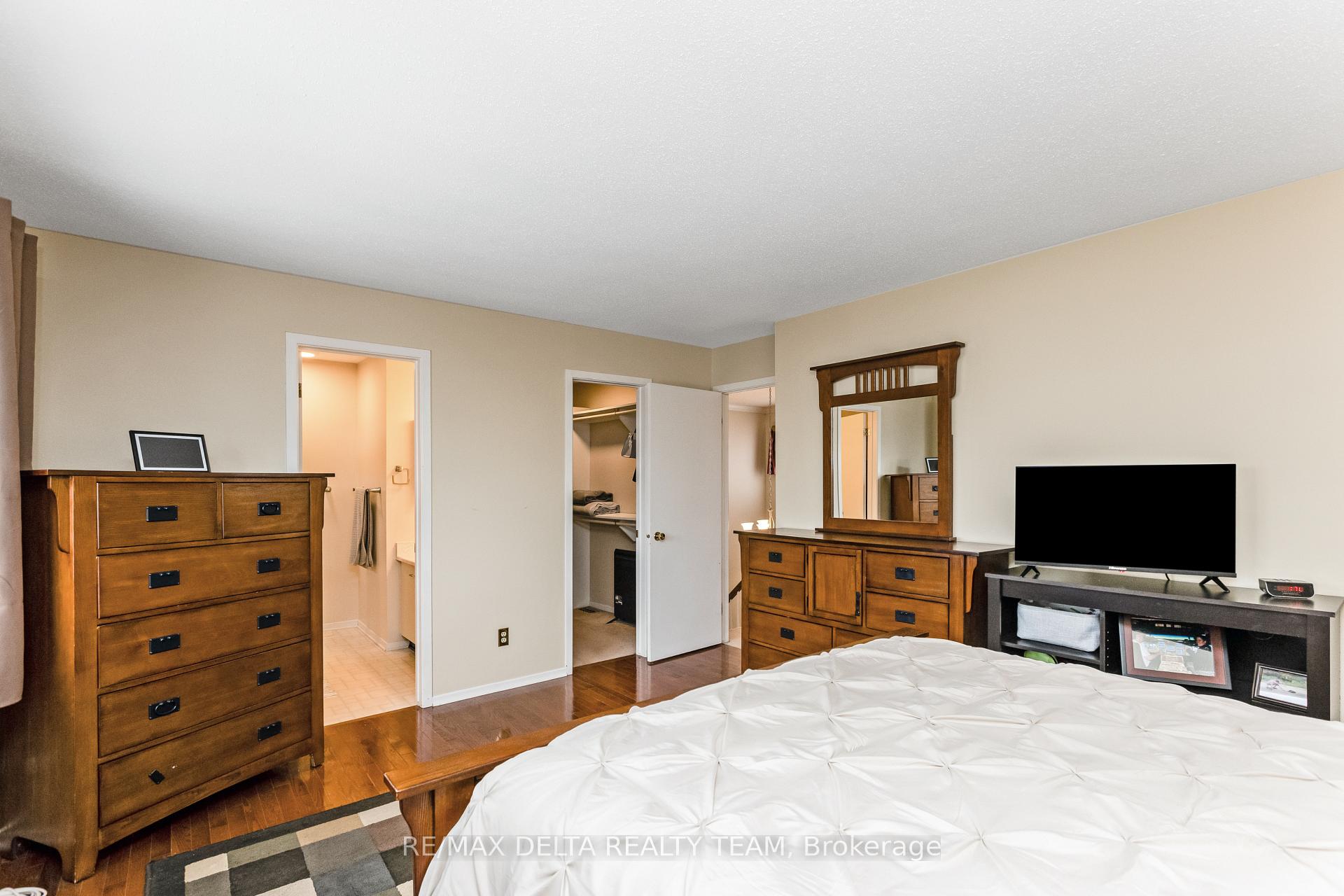 Photo 28 of 2024 Legrand Crescent, Ottawa, Queenswood Heights South — HOMEH