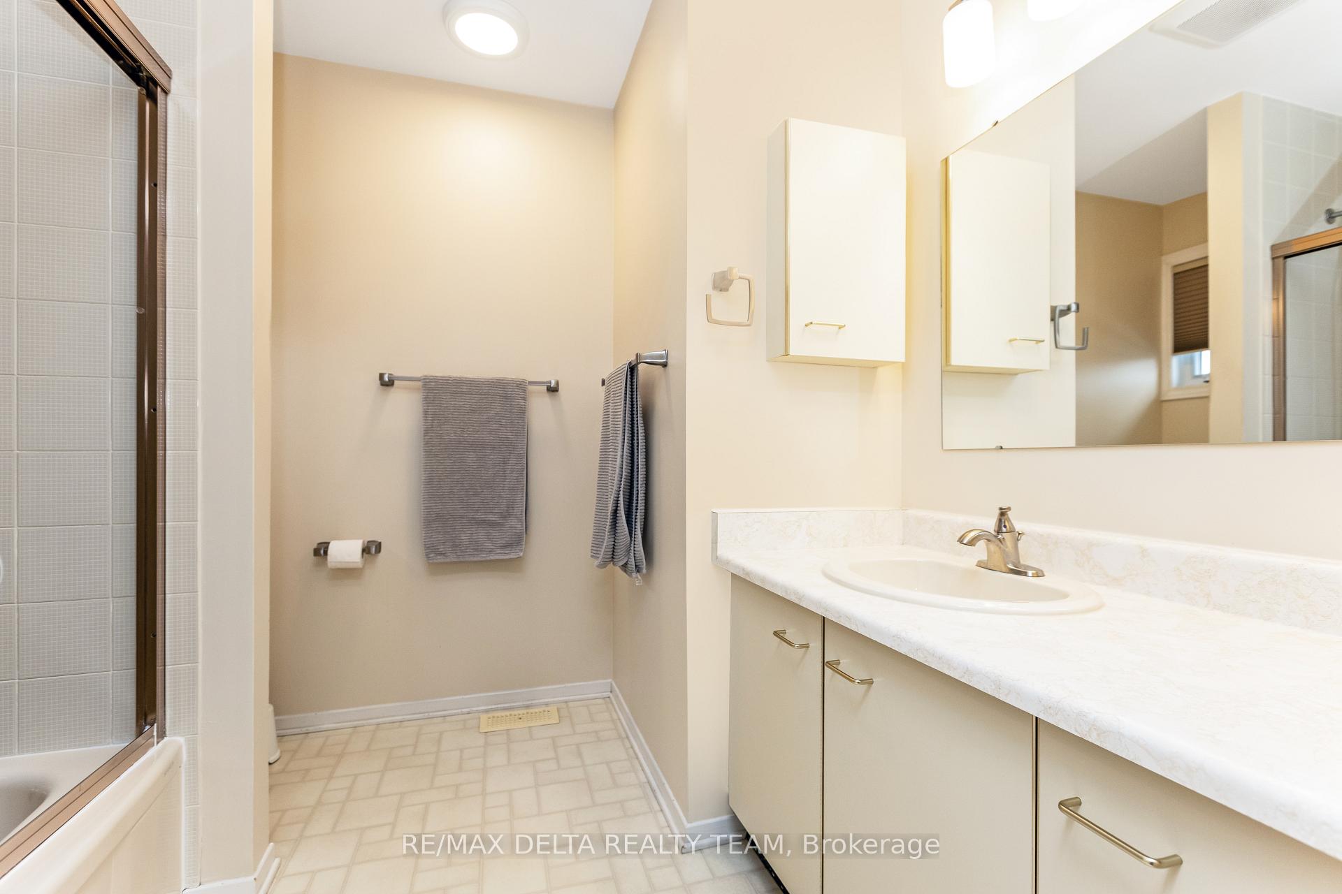 Photo 30 of 2024 Legrand Crescent, Ottawa, Queenswood Heights South — HOMEH