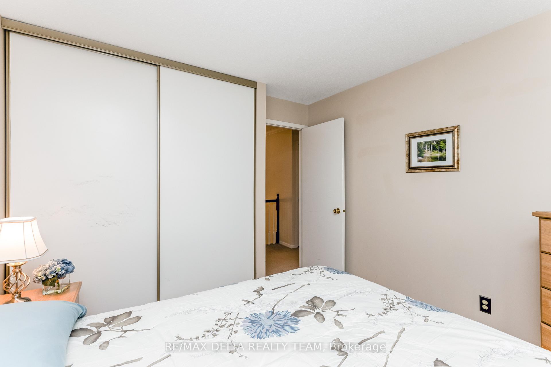 Photo 32 of 2024 Legrand Crescent, Ottawa, Queenswood Heights South — HOMEH