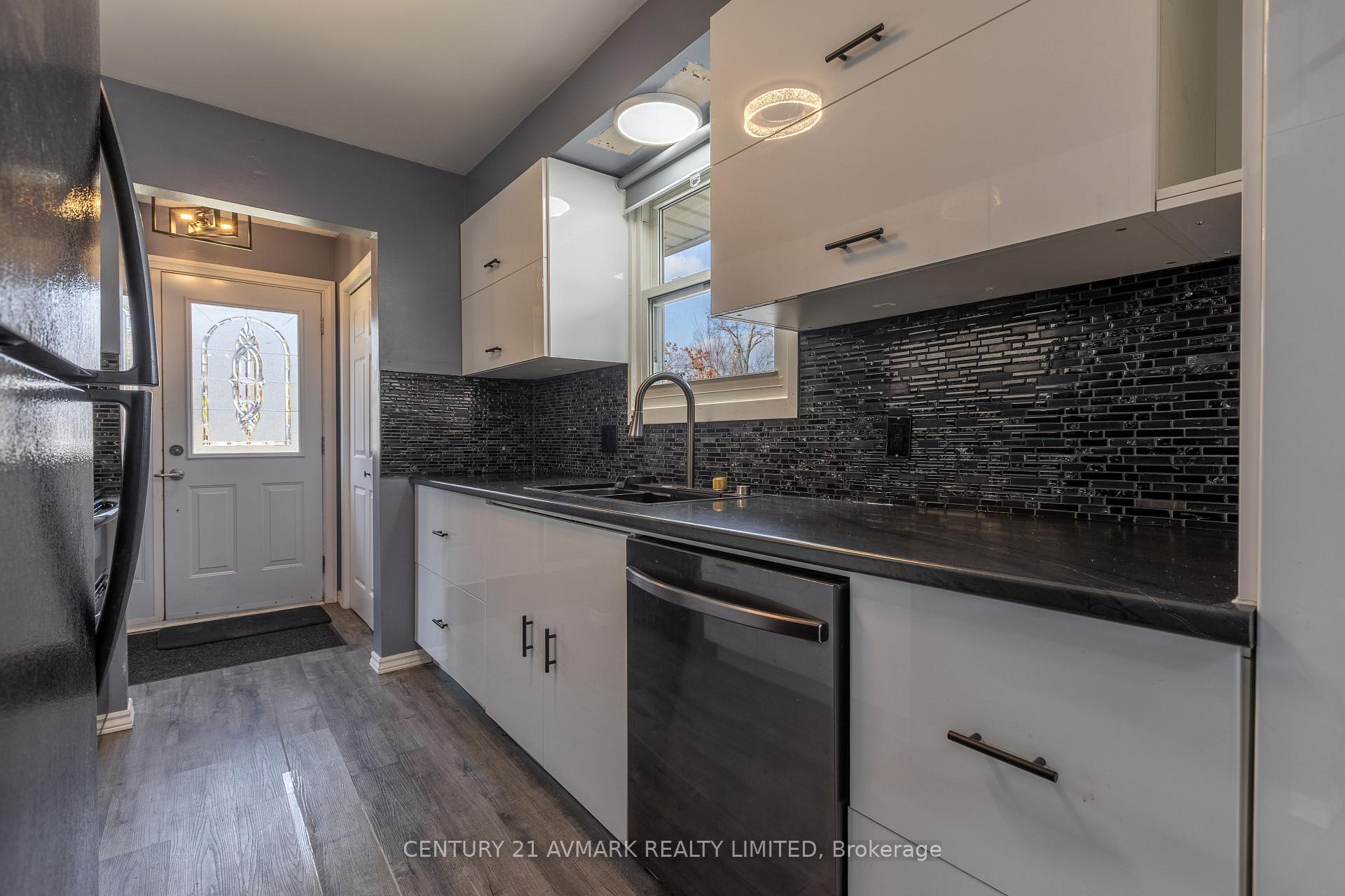 Photo 8 of 87 Terrace Avenue, Welland, Broadway — HOMEH