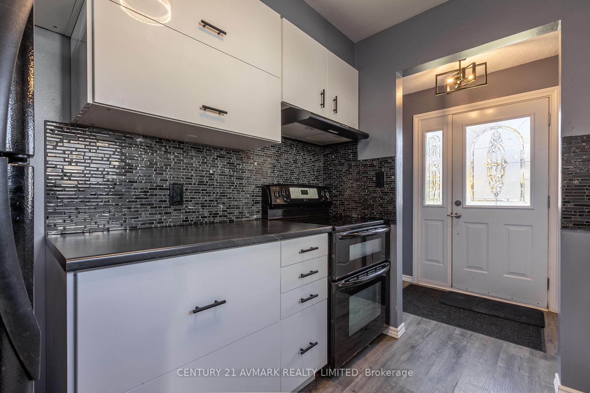 Photo 9 of 87 Terrace Avenue, Welland, Broadway — HOMEH