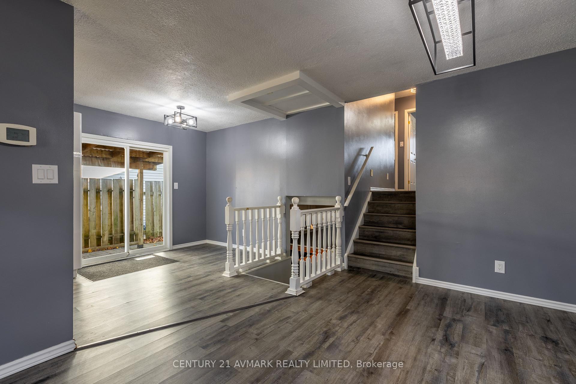 Photo 11 of 87 Terrace Avenue, Welland, Broadway — HOMEH