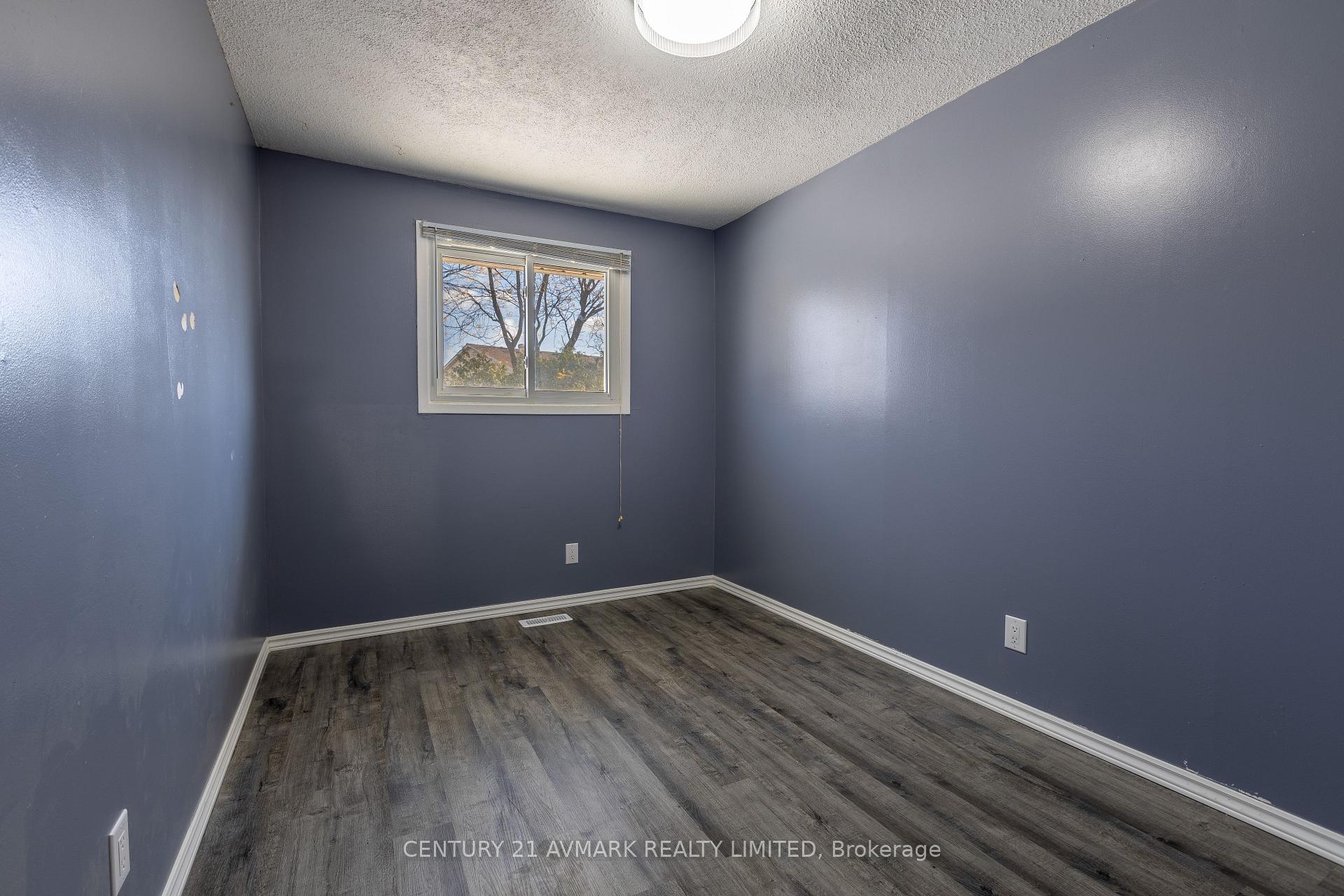 Photo 12 of 87 Terrace Avenue, Welland, Broadway — HOMEH