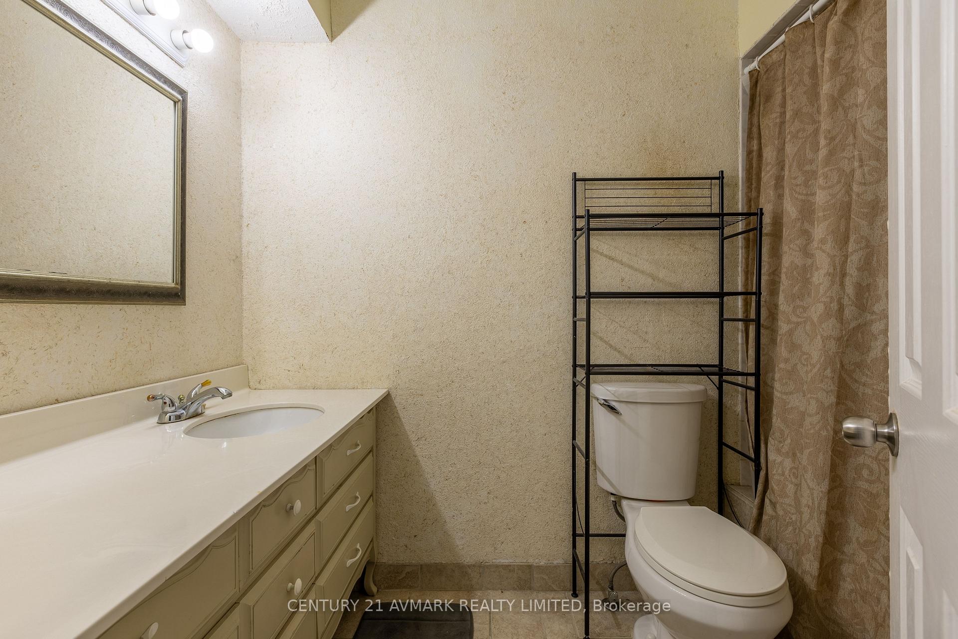 Photo 14 of 87 Terrace Avenue, Welland, Broadway — HOMEH