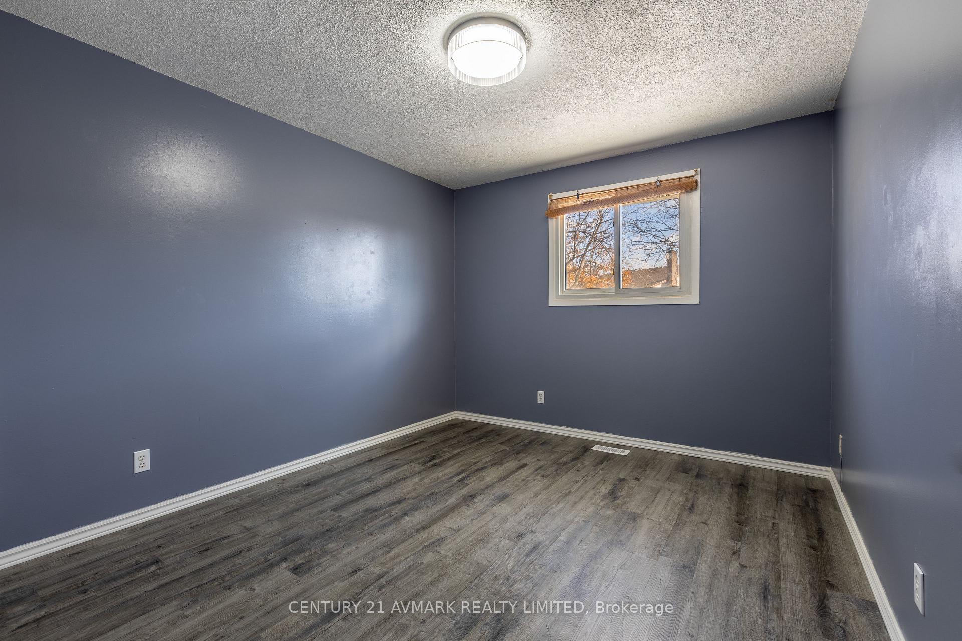 Photo 15 of 87 Terrace Avenue, Welland, Broadway — HOMEH
