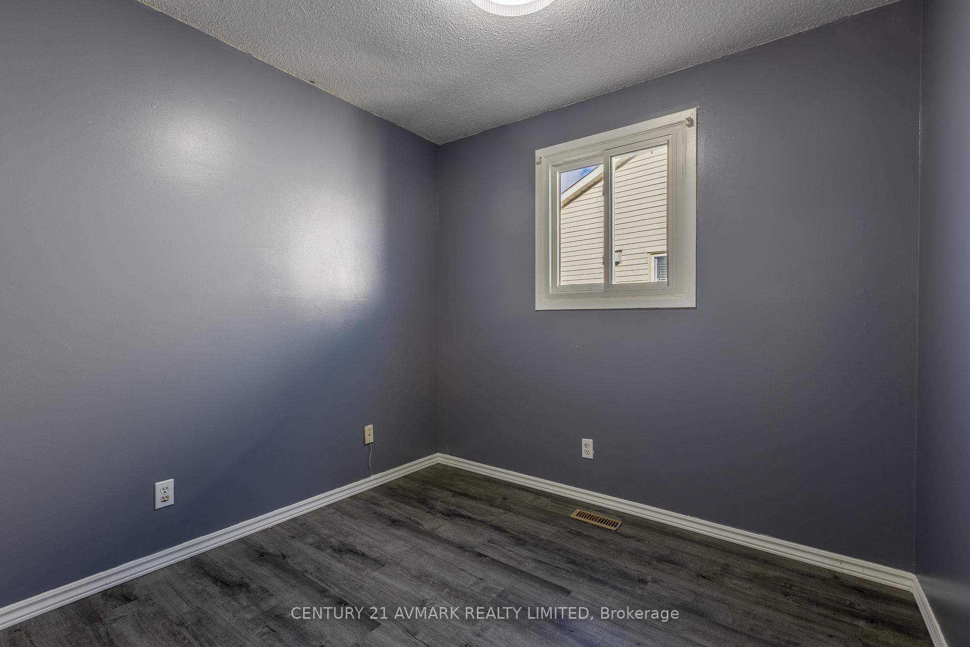 Photo 17 of 87 Terrace Avenue, Welland, Broadway — HOMEH