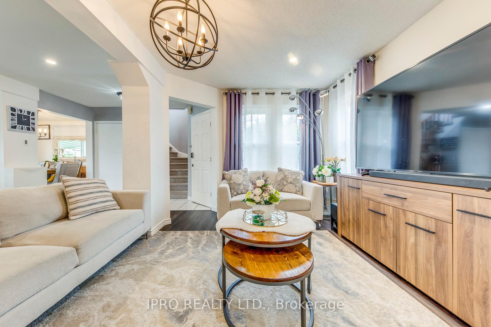 Photo 5 of 78 Sable Crescent, Whitby, Rolling Acres — HOMEH