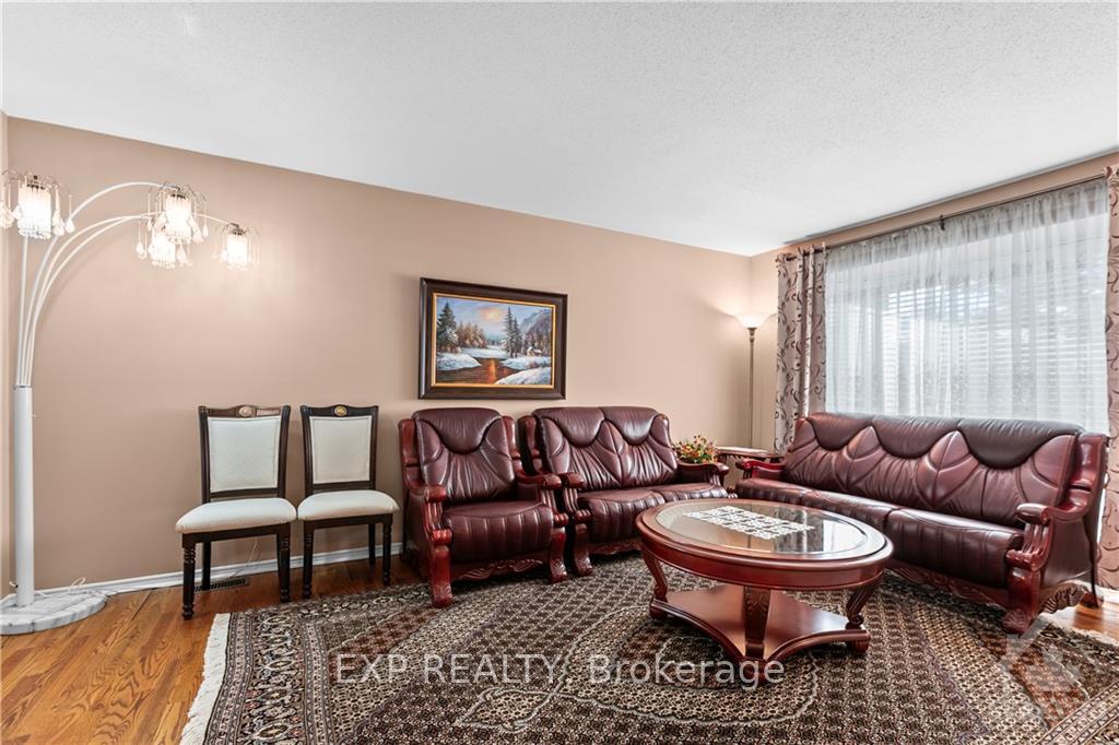 Photo 5 of 1839 Carrigan Drive, Ottawa, Fallingbrook/Pineridge — HOMEH