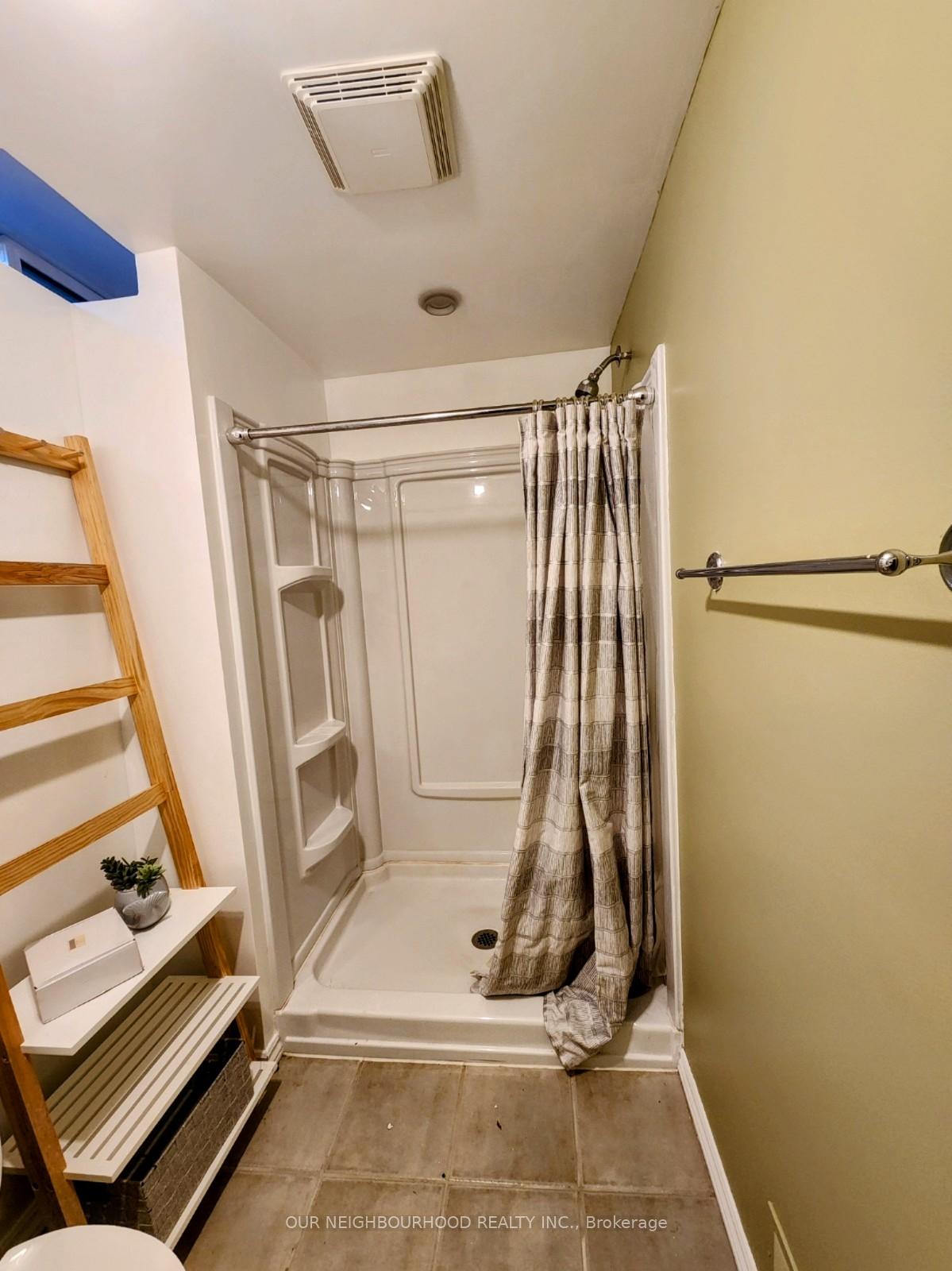 Photo 12 of 797 Crowells Street, Oshawa, Pinecrest — HOMEH