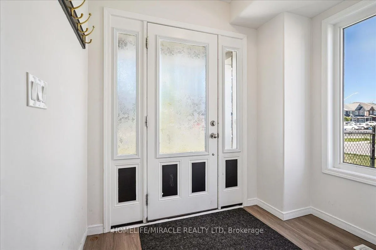 Photo 5 of 1614 Hetherington Drive, Peterborough, Northcrest Ward 5 — HOMEH