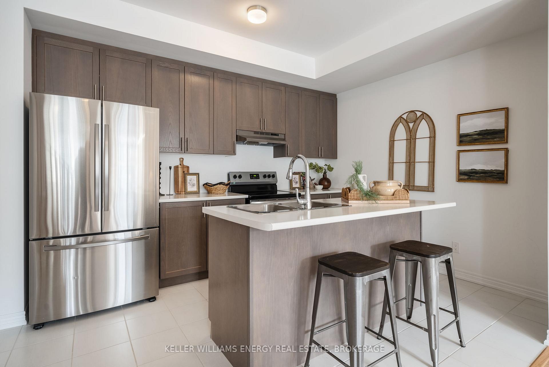 Photo 3 of 1097 Lockie Drive, Oshawa, Kedron — HOMEH