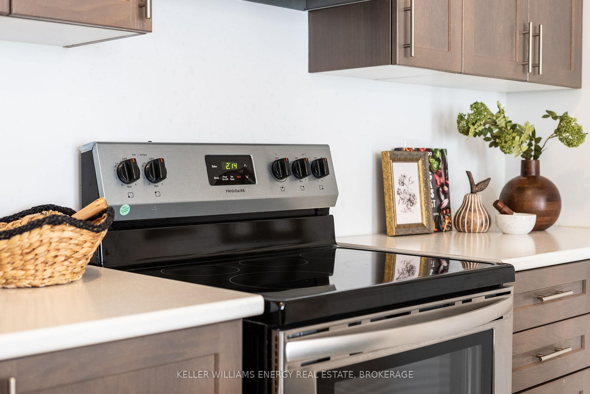 Photo 6 of 1097 Lockie Drive, Oshawa, Kedron — HOMEH