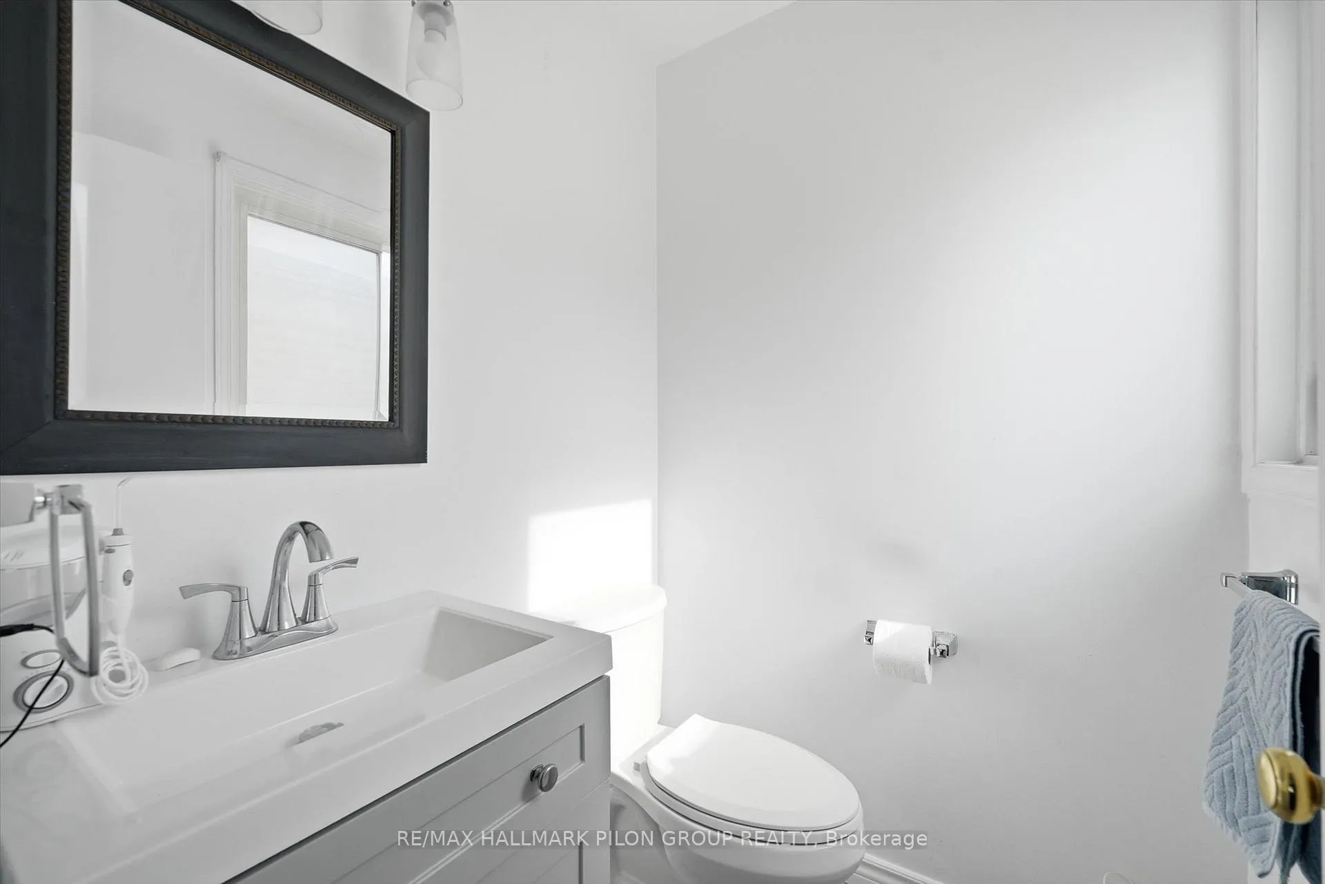 Photo 15 of 284 Mceachern Crescent, Ottawa, Bilberry Creek/Queenswood Heights — HOMEH