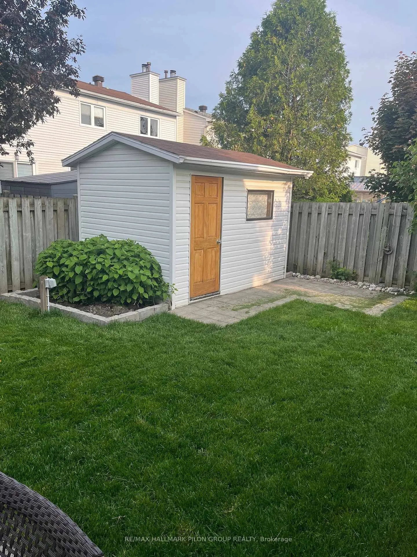 Photo 23 of 284 Mceachern Crescent, Ottawa, Bilberry Creek/Queenswood Heights — HOMEH