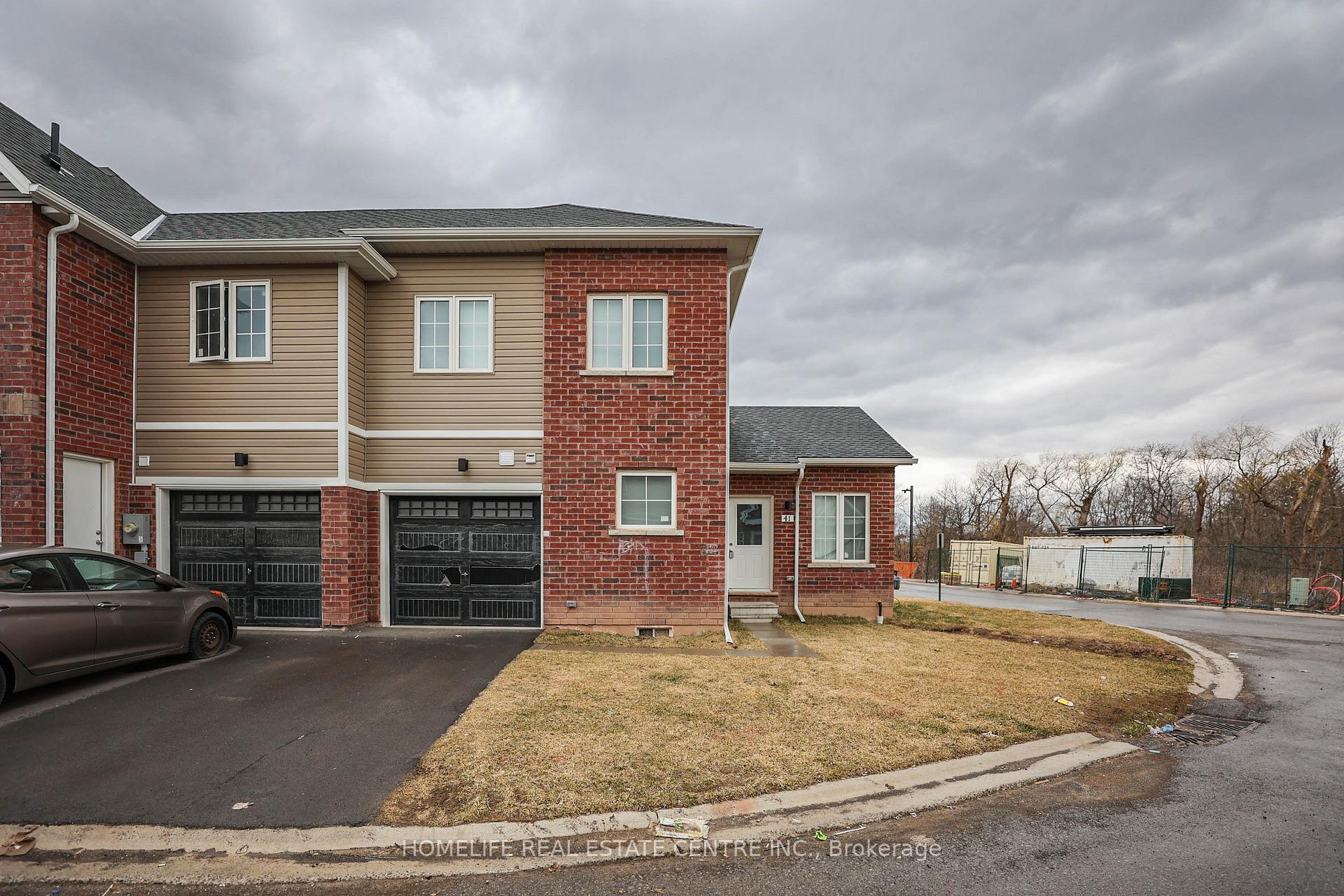 Front of Unit 28, 41 Waterleaf Trail