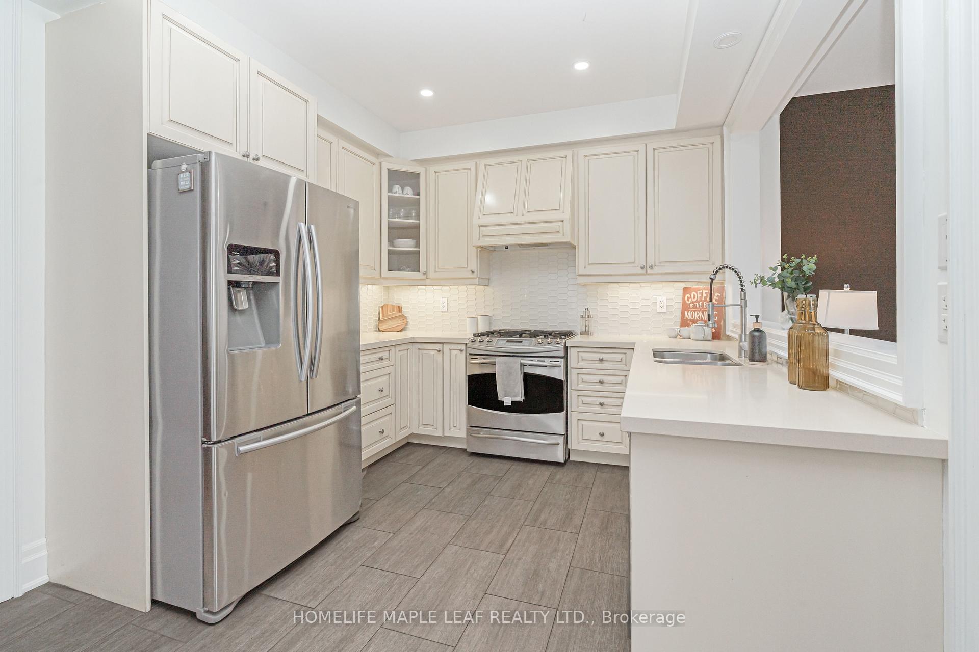 Photo 11 of 76 Gentile Circle, Vaughan, Elder Mills — HOMEH