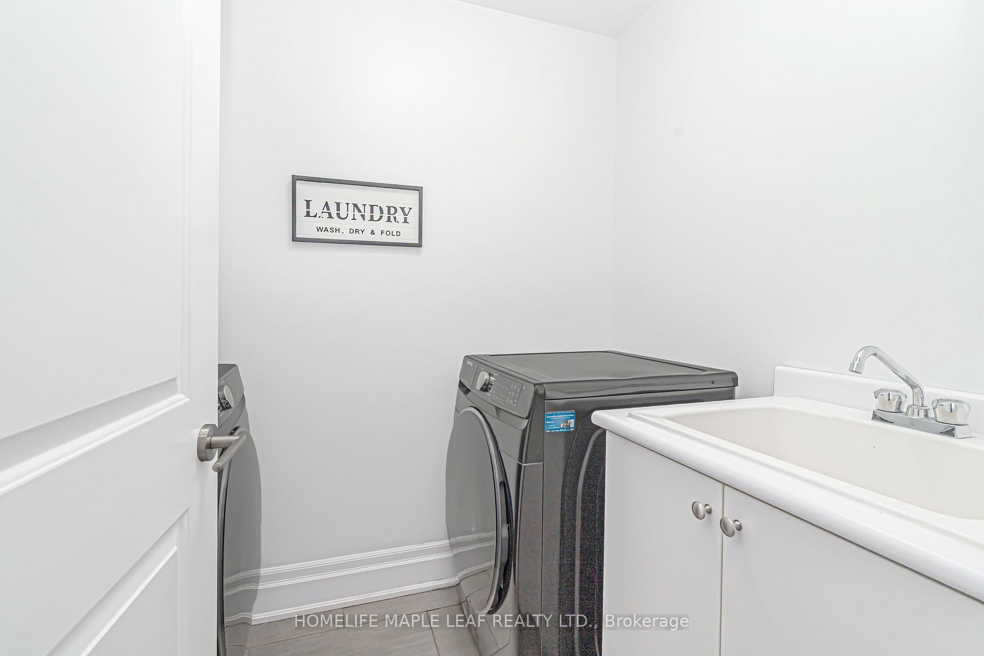 Photo 31 of 76 Gentile Circle, Vaughan, Elder Mills — HOMEH