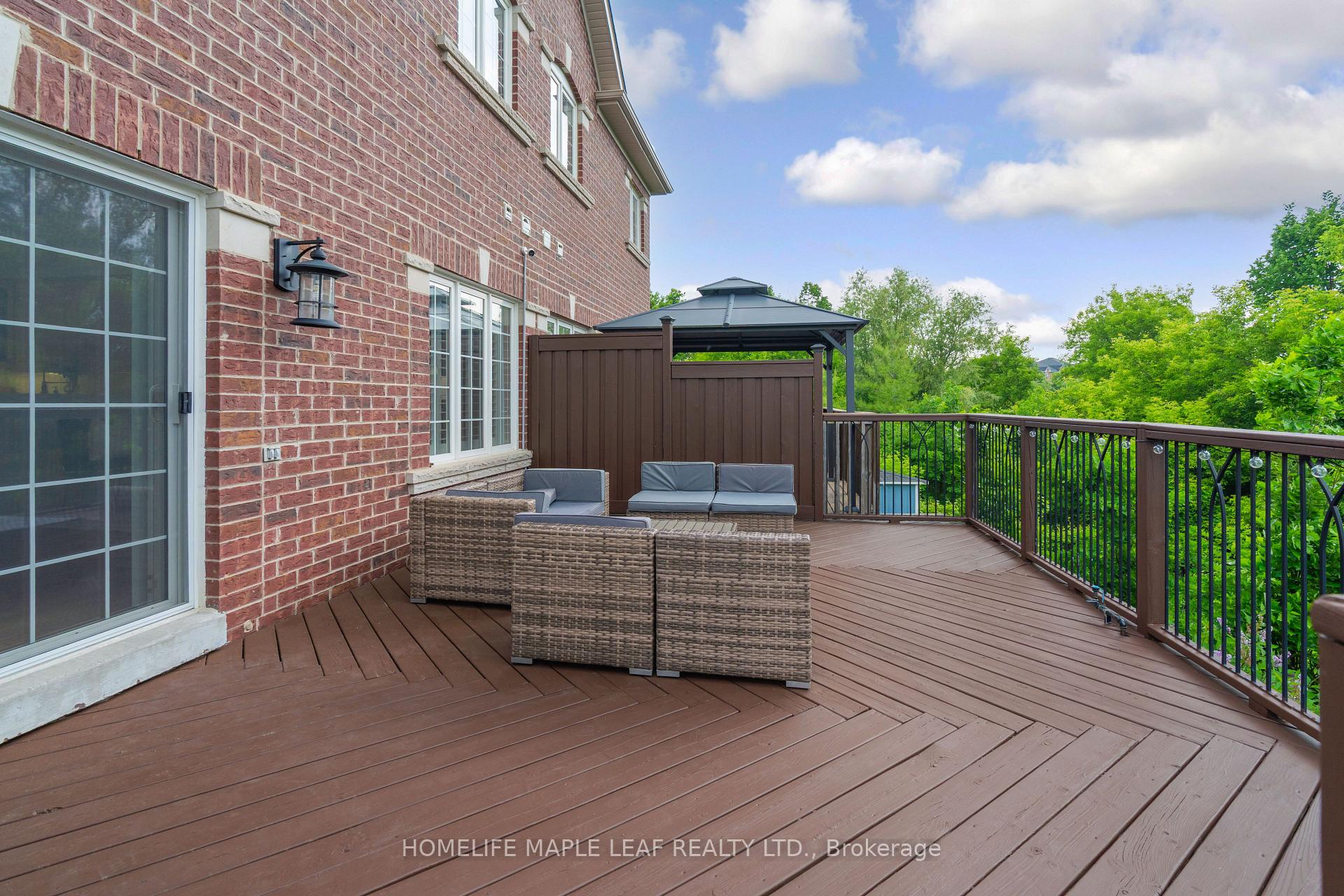 Photo 33 of 76 Gentile Circle, Vaughan, Elder Mills — HOMEH