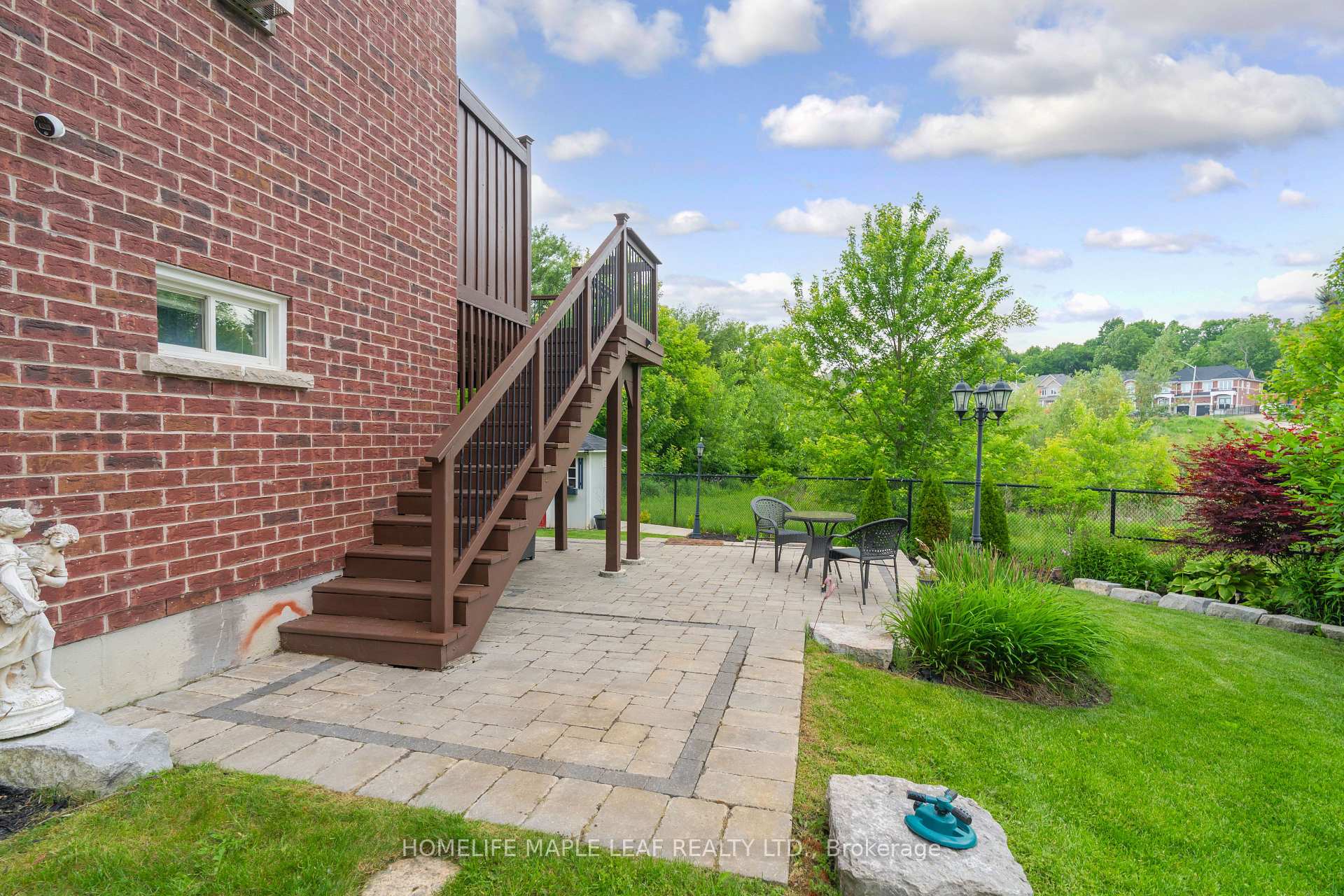 Photo 38 of 76 Gentile Circle, Vaughan, Elder Mills — HOMEH