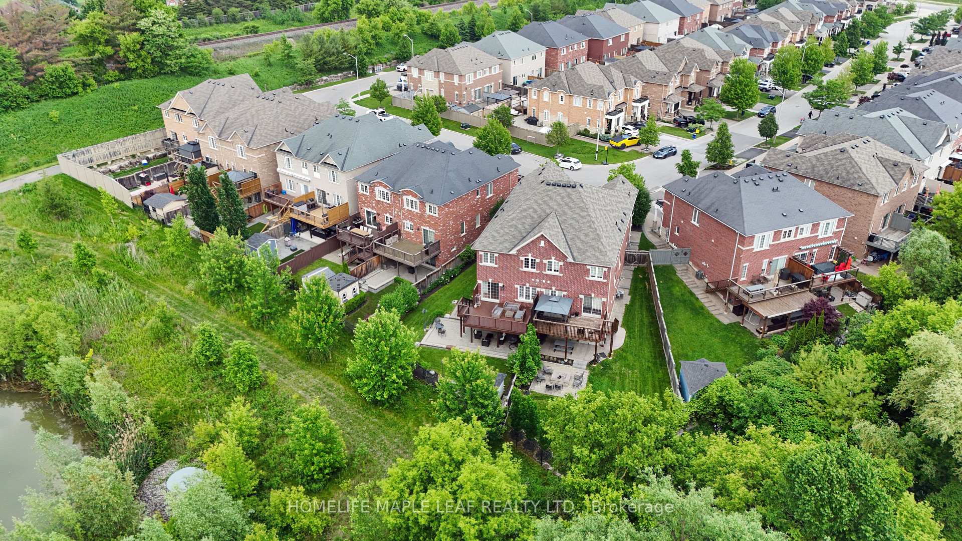 Photo 45 of 76 Gentile Circle, Vaughan, Elder Mills — HOMEH