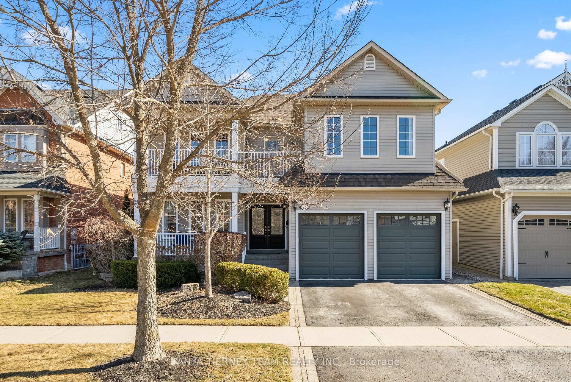 Photo 1 of 25 Hanson Crescent, Whitby, Brooklin — HOMEH