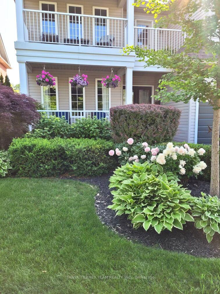 Photo 2 of 25 Hanson Crescent, Whitby, Brooklin — HOMEH