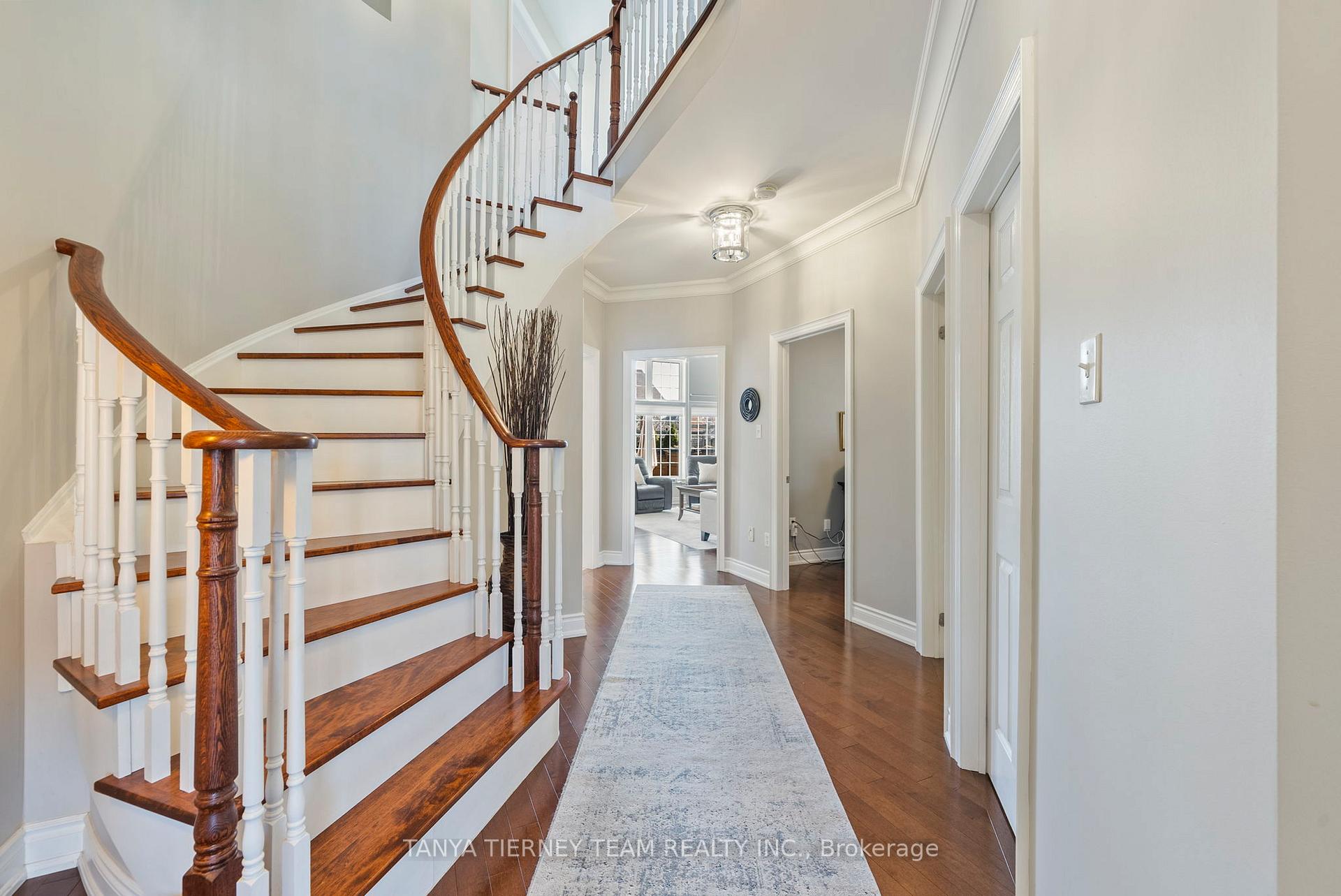 Photo 8 of 25 Hanson Crescent, Whitby, Brooklin — HOMEH