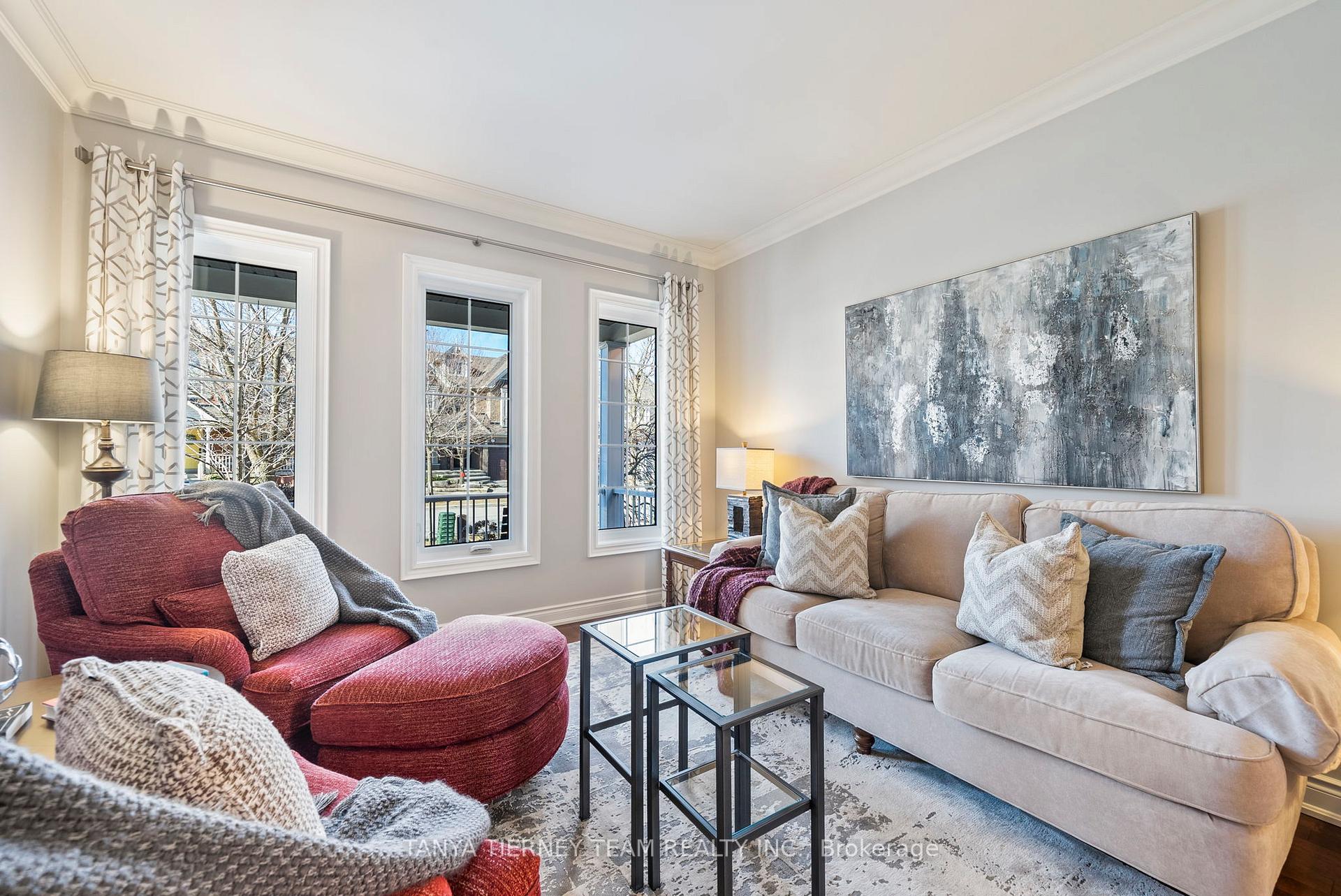 Photo 9 of 25 Hanson Crescent, Whitby, Brooklin — HOMEH