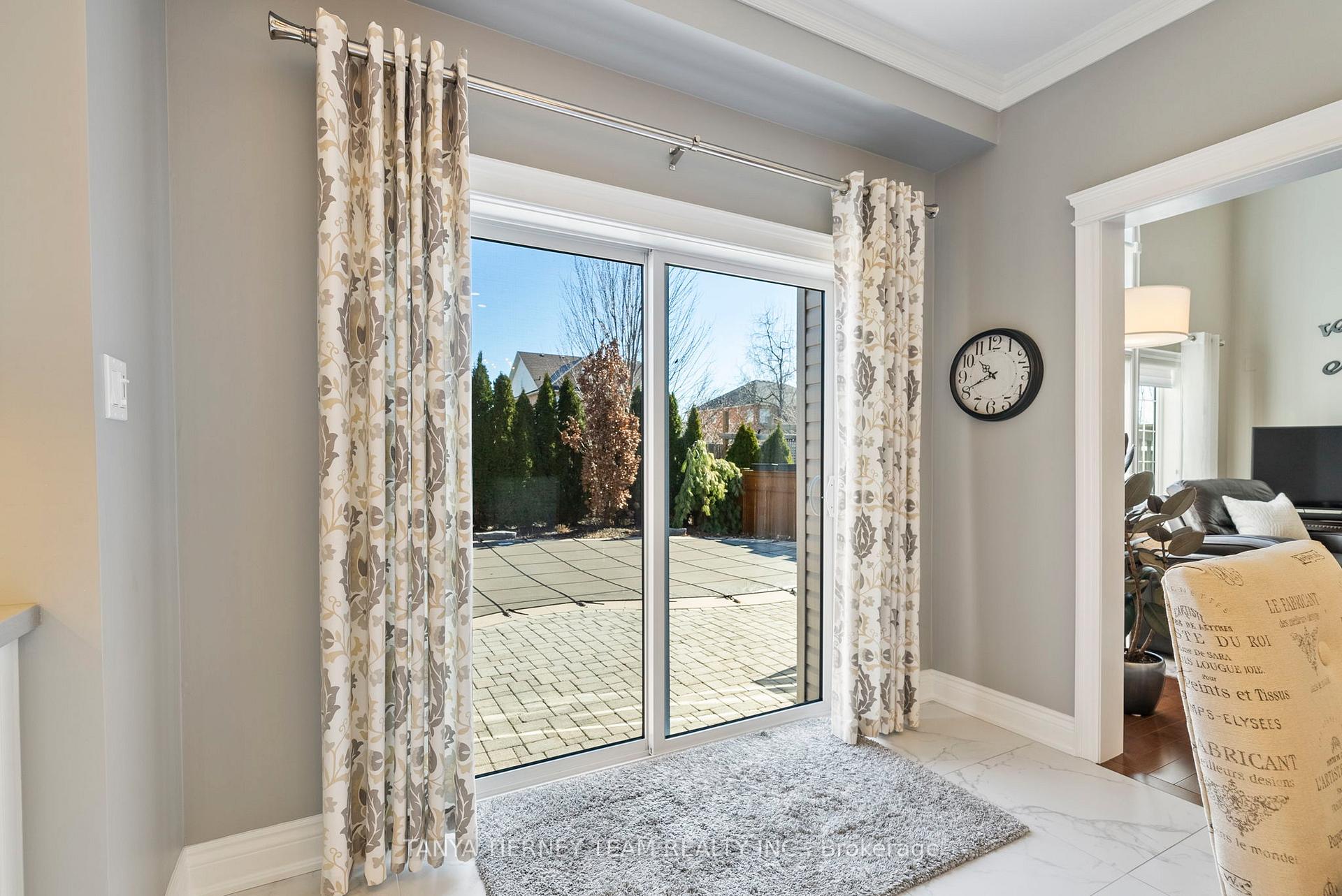 Photo 15 of 25 Hanson Crescent, Whitby, Brooklin — HOMEH
