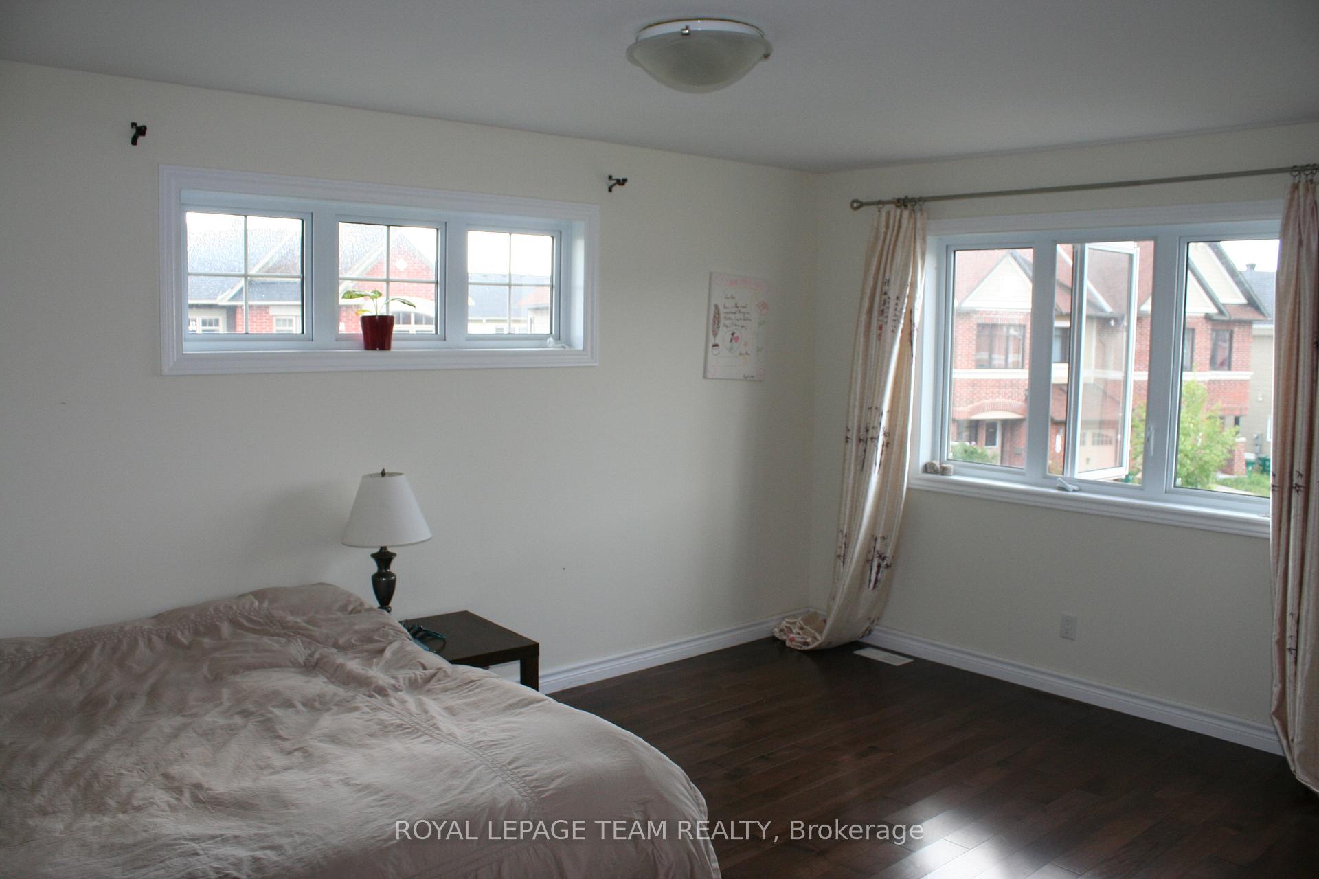 Photo 8 of 300 Balinroan Crescent, Ottawa, Barrhaven - Strandherd — HOMEH