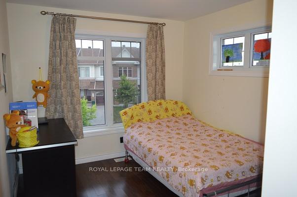 Photo 10 of 300 Balinroan Crescent, Ottawa, Barrhaven - Strandherd — HOMEH